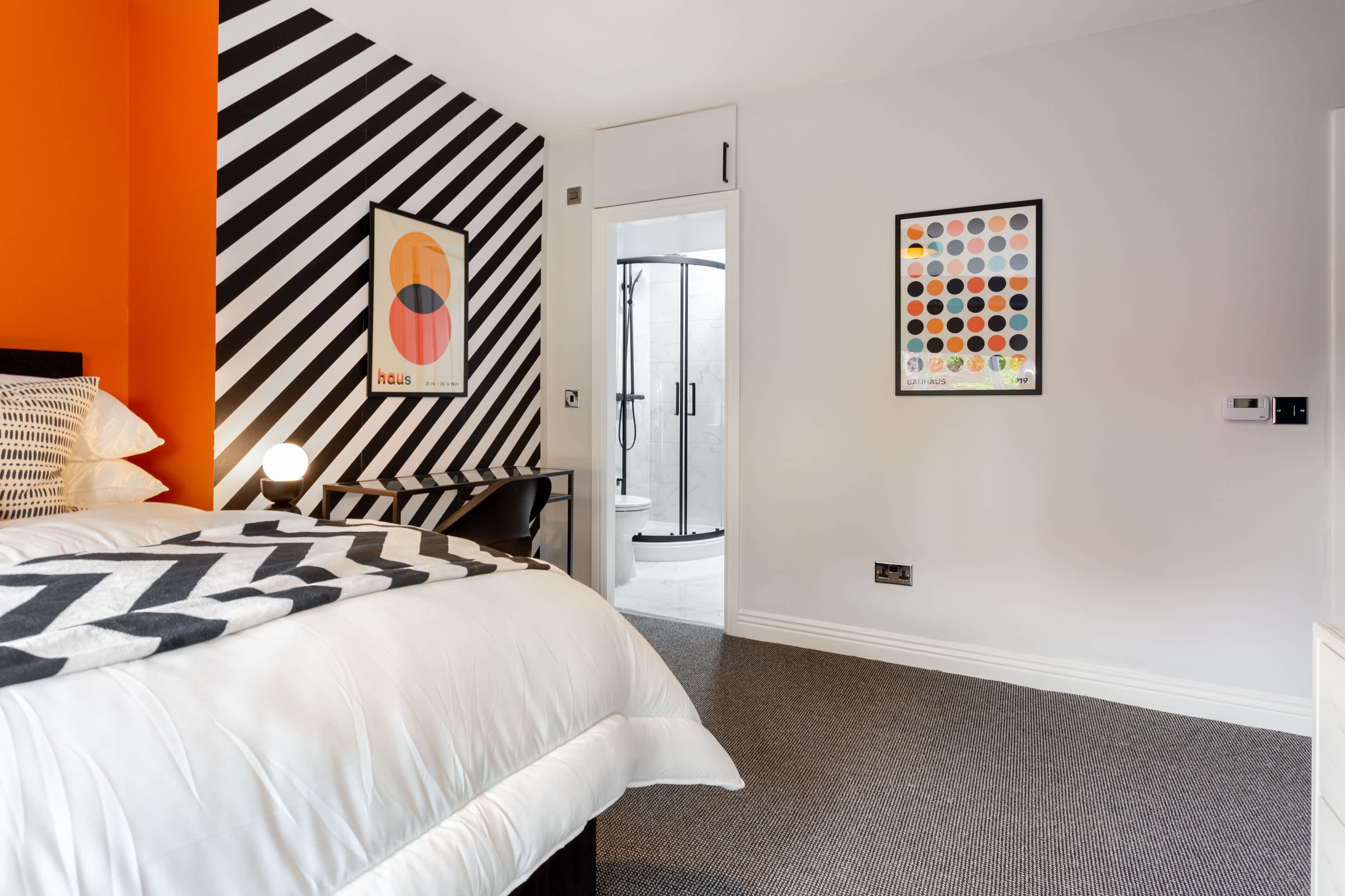 Ashton Luxury Getaway Sleeps 14 with 2  Free Parking Space in Church Street 18 OL6 6XE - Property image 42 - VivreStays