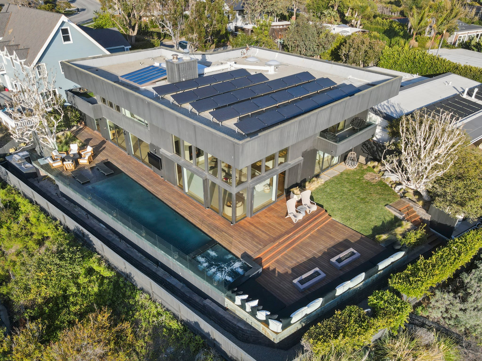 Experience the best of Malibu—elevated, secluded, and breathtaking.