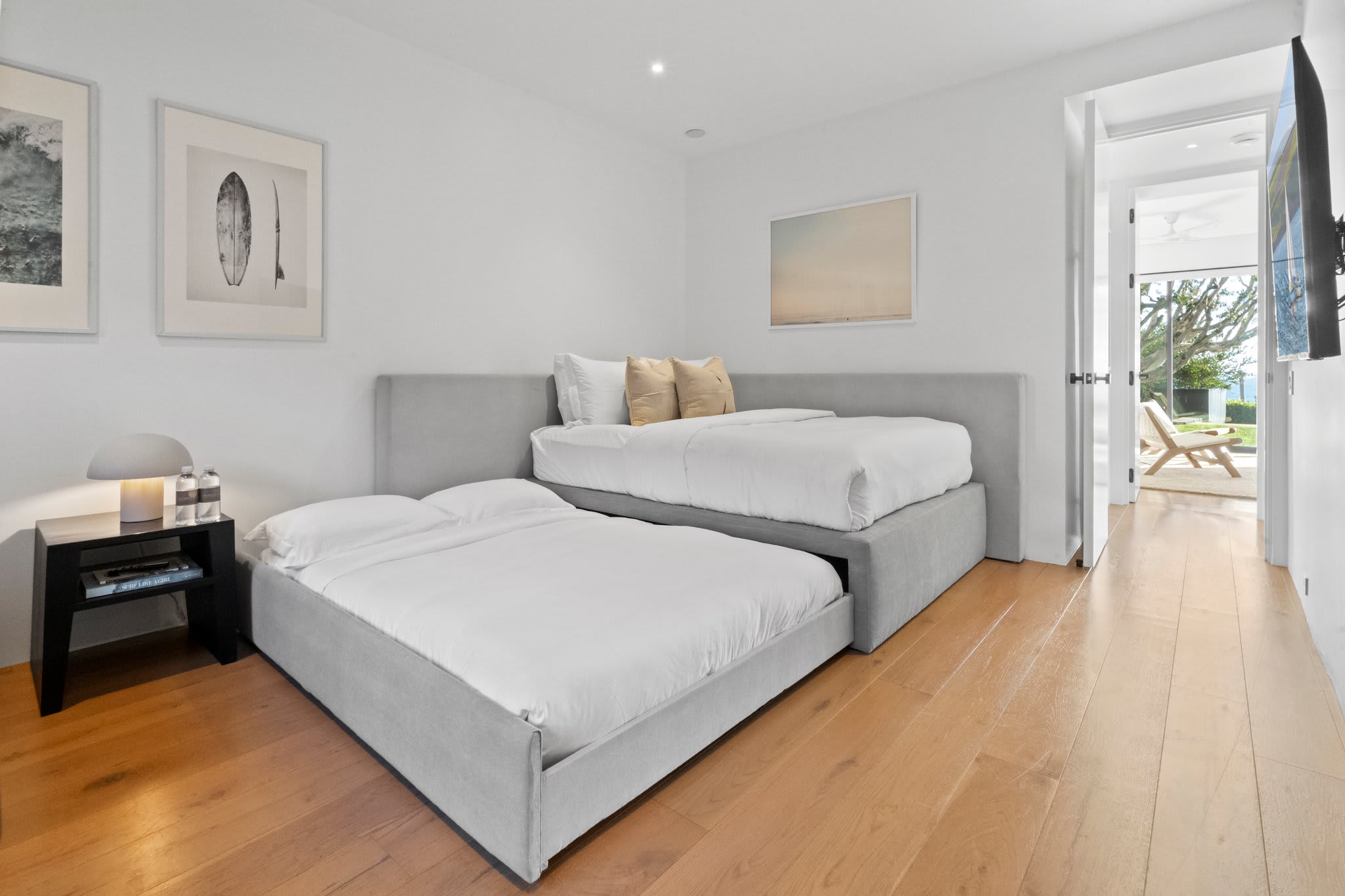 Smart design meets everyday ease with a stylish pull-out bed.