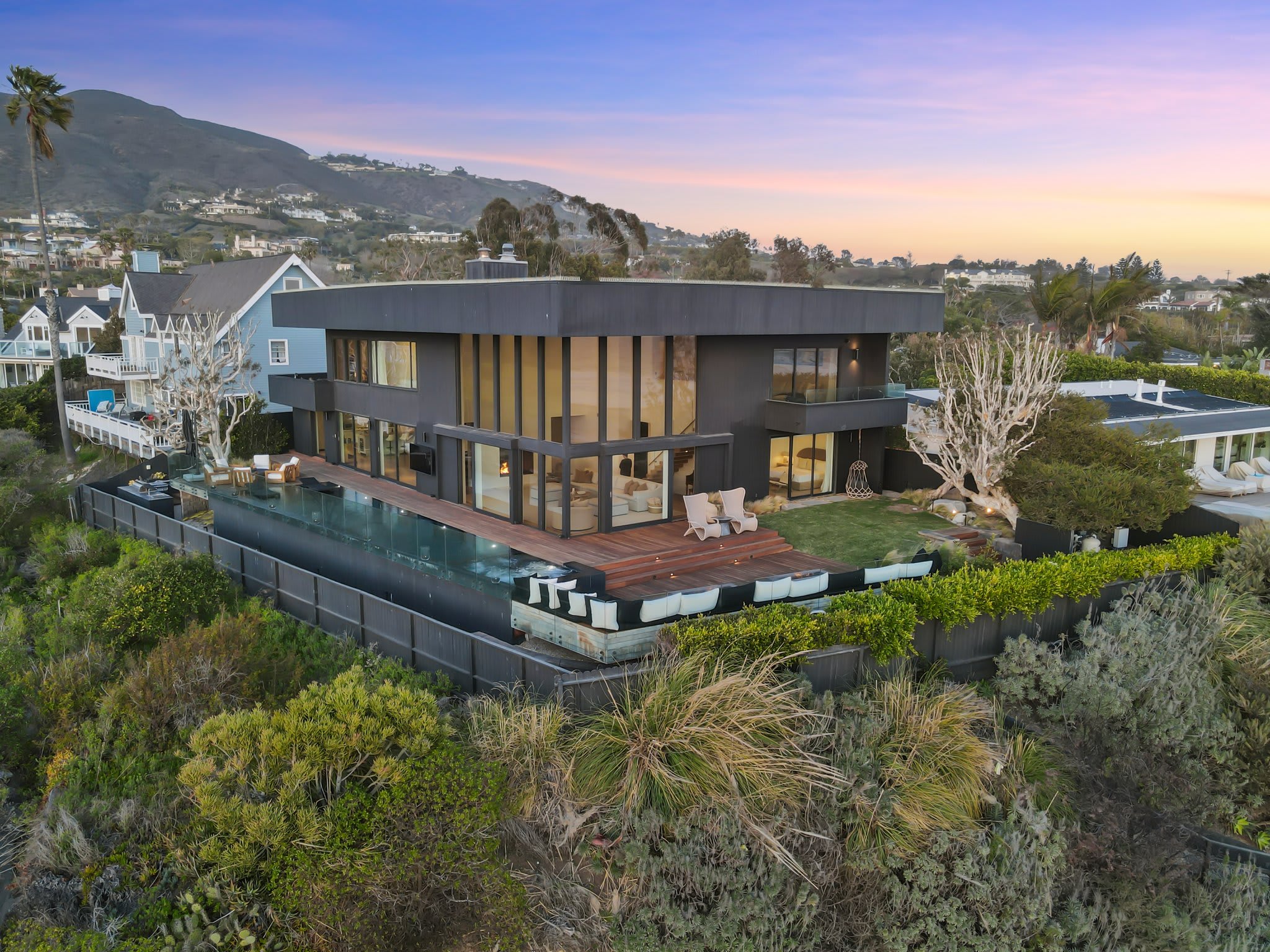 Find complete privacy in a home designed for nature and luxury.
