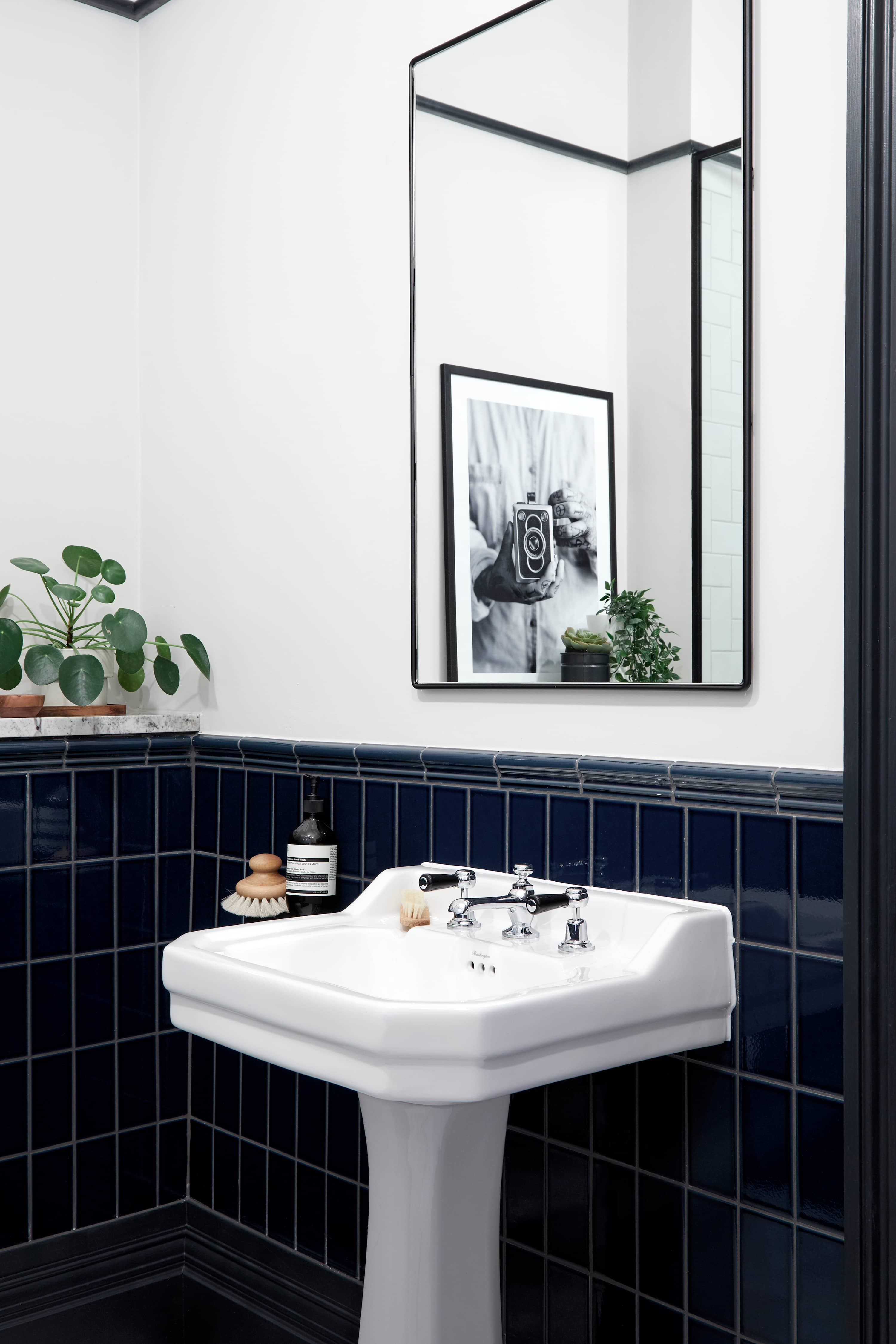 Contemporary Apartment - minutes from Angel Tube in 388 City Road EC1V 2QA - Property image 5 - VivreStays