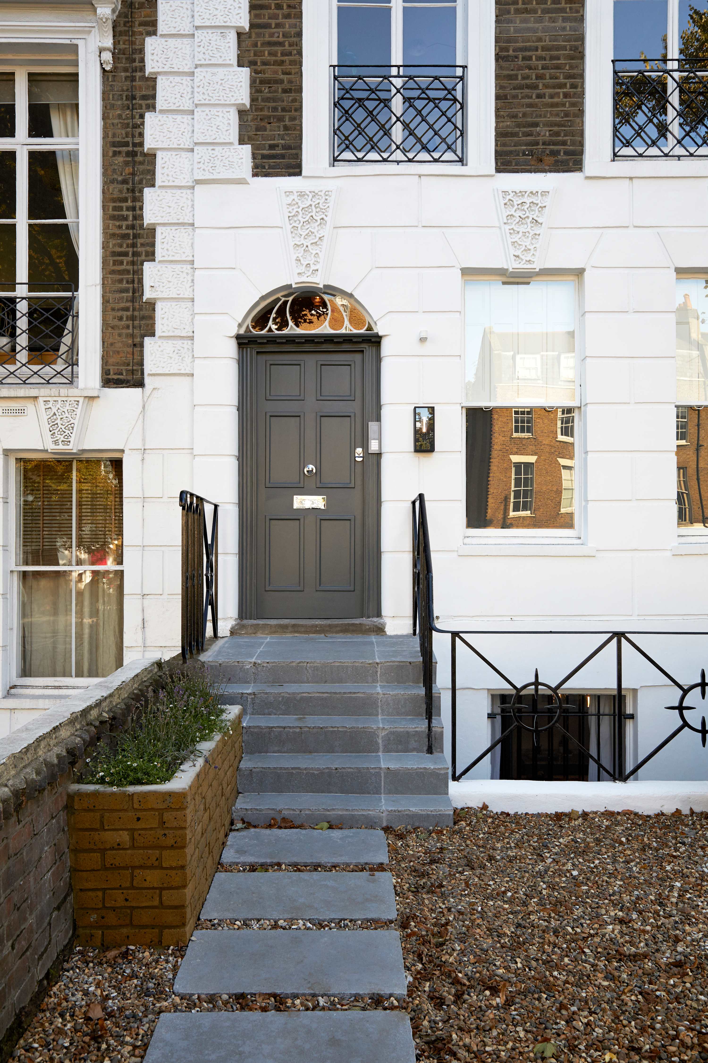 Contemporary Apartment - minutes from Angel Tube in 388 City Road EC1V 2QA - Property image 14 - VivreStays