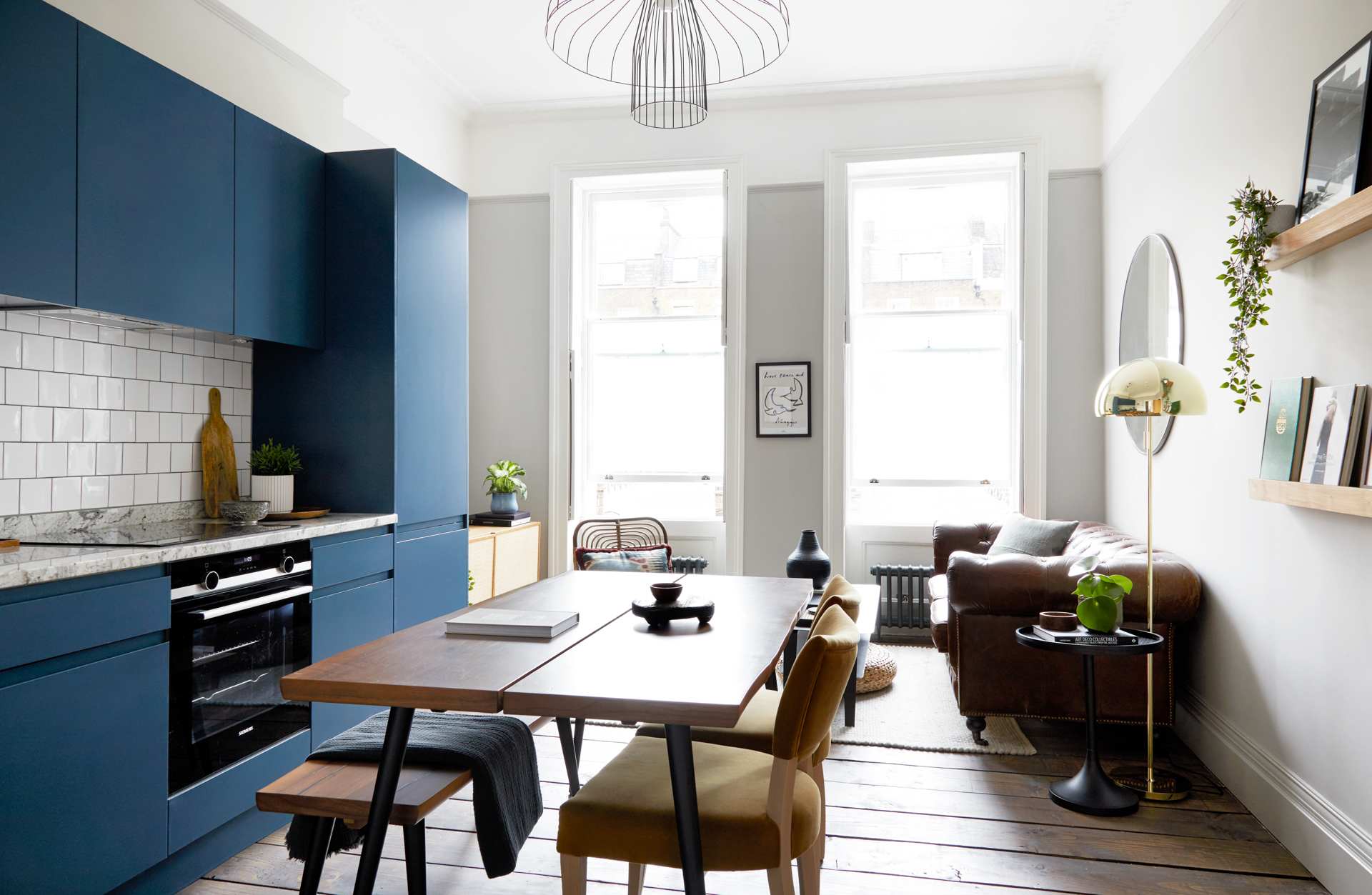Stylish Apartment minutes from Angel Tube serviced apartment - London - VivreStays
