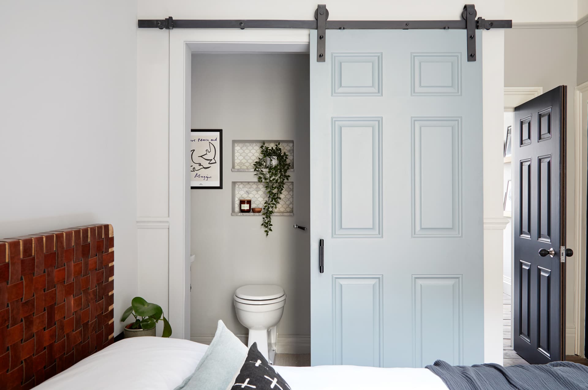 Stylish Apartment minutes from Angel Tube in 388 City Road EC1V 2QA - Property image 6 - VivreStays