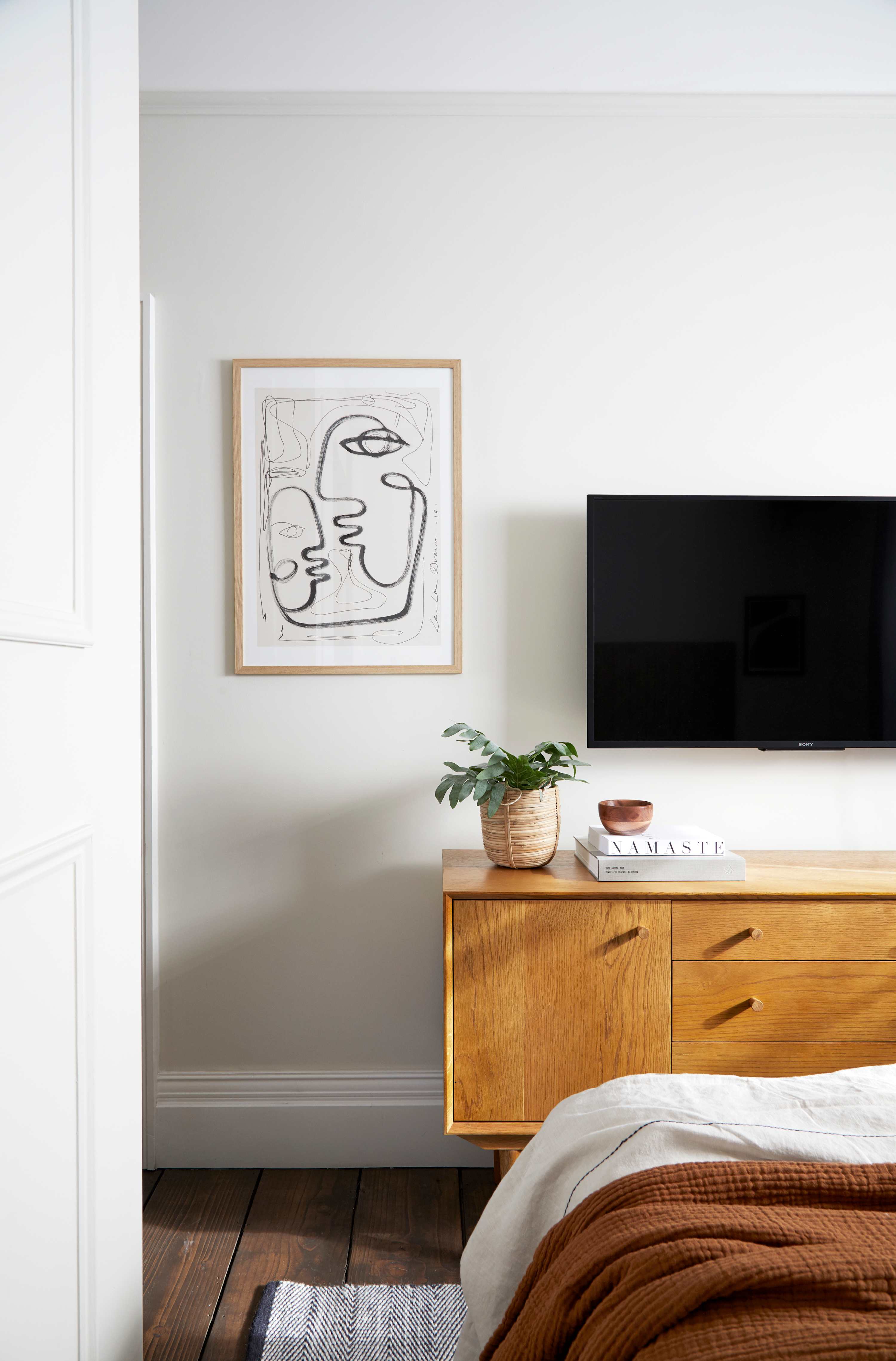 Modern Apartment - minutes from Angel Tube St. in 388 City Road EC1V 2QA - Property image 15 - VivreStays
