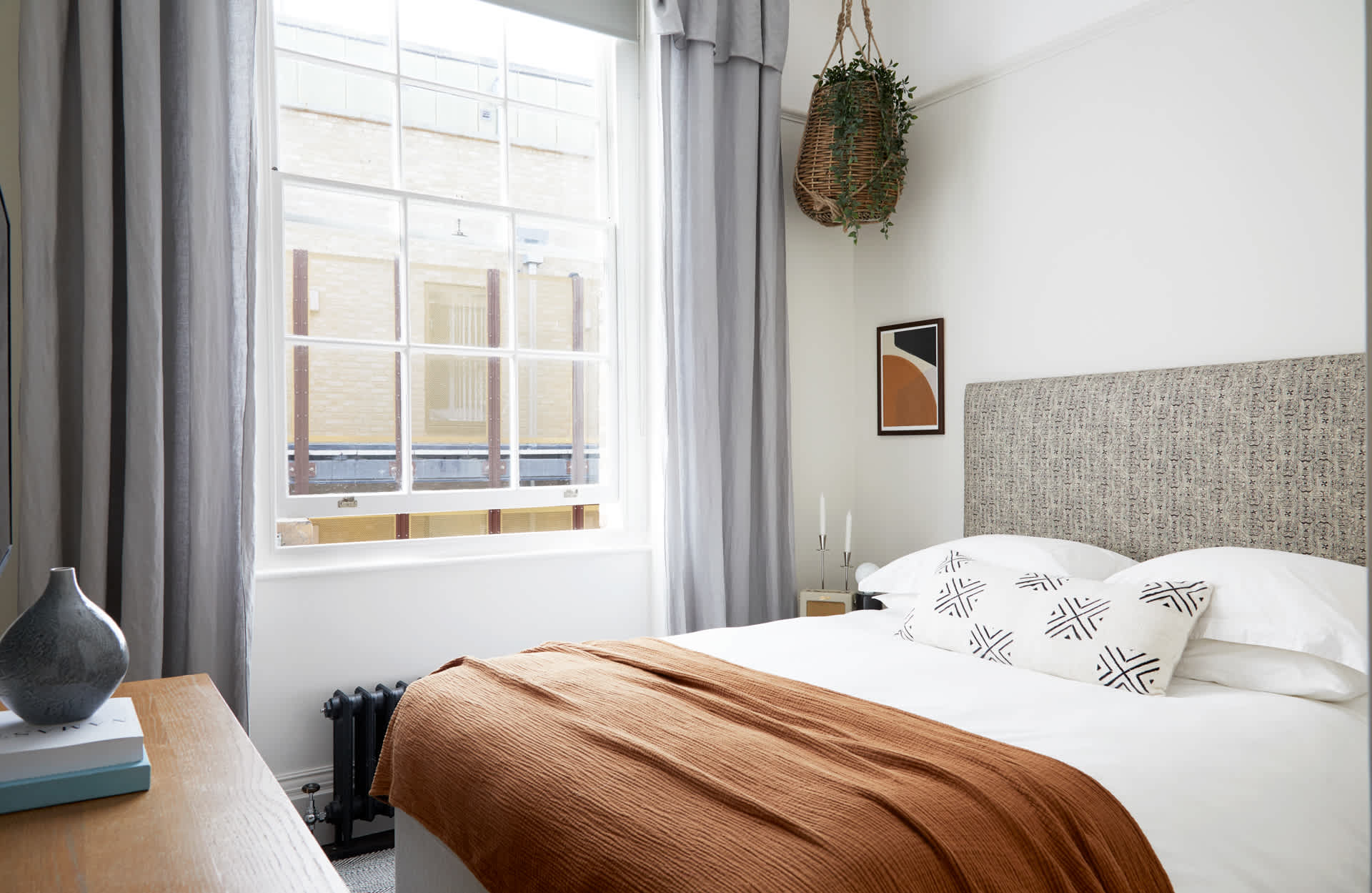 Modern Apartment - minutes from Angel Tube St. in 388 City Road EC1V 2QA - Property image 3 - VivreStays