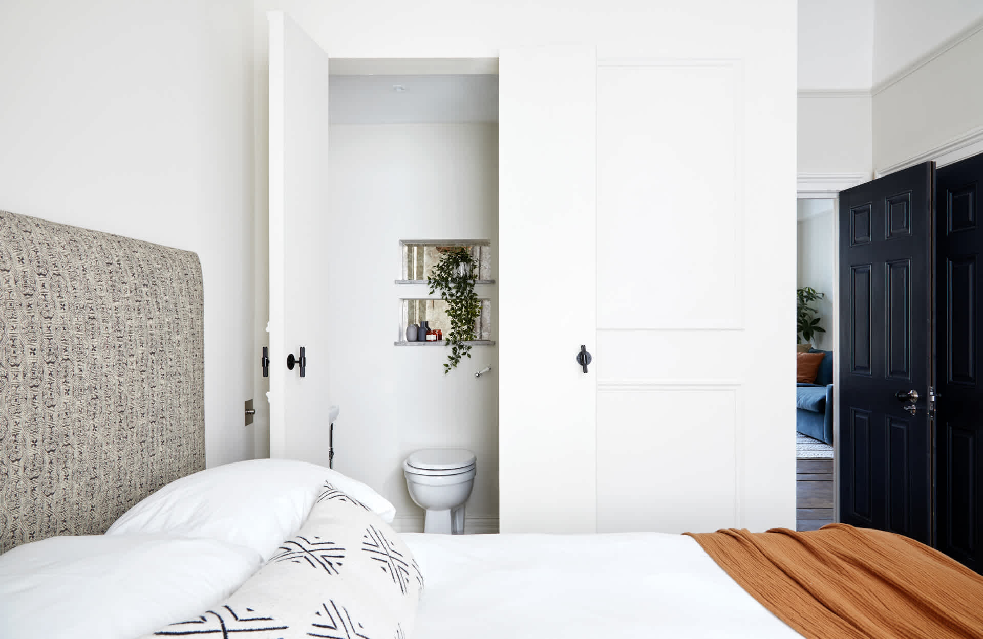 Modern Apartment - minutes from Angel Tube St. in 388 City Road EC1V 2QA - Property image 4 - VivreStays