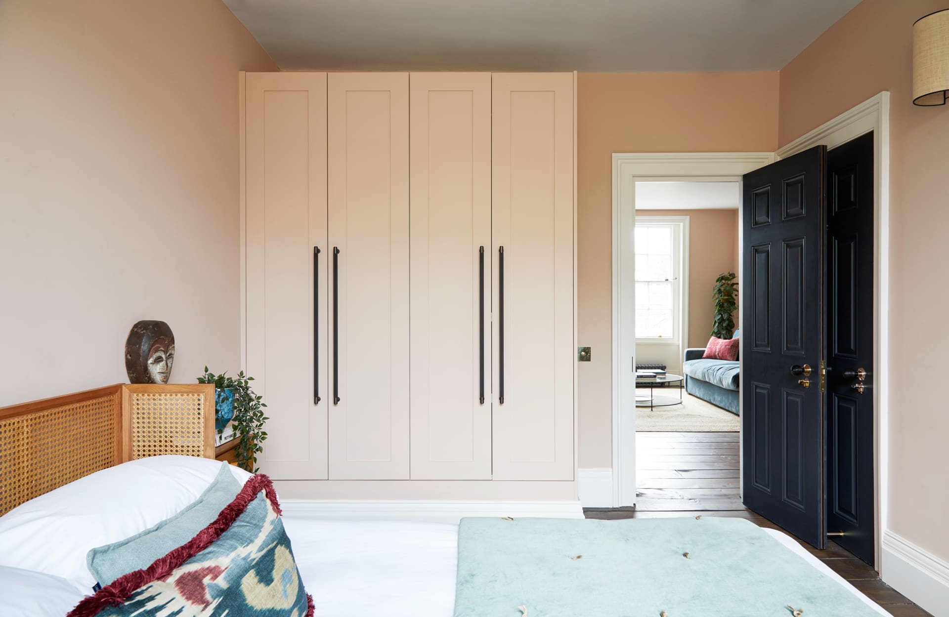 Luxurious Apartment - minutes from Angel Tube St. in 388 City Road EC1V 2QA - Property image 4 - VivreStays
