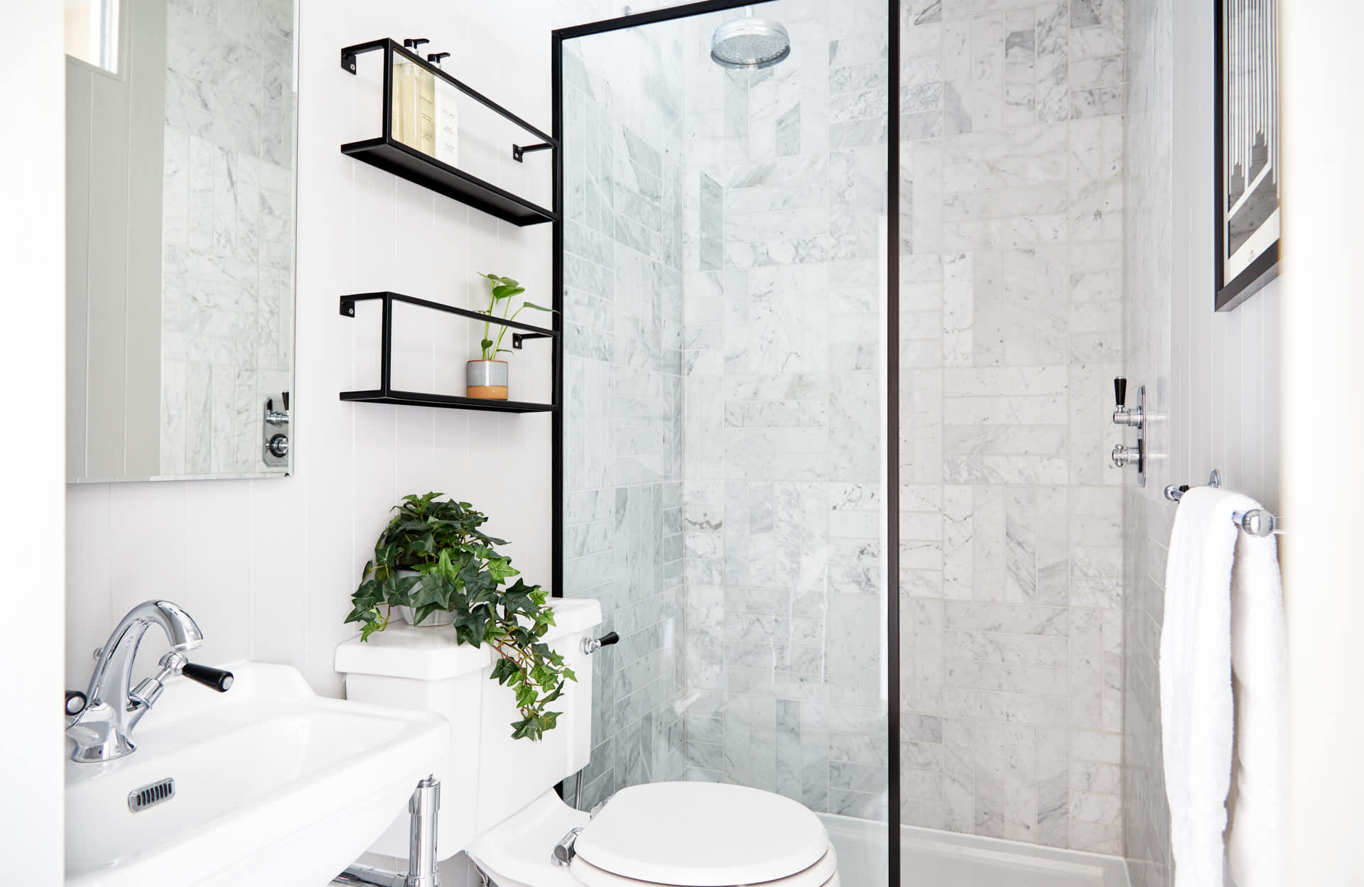 Luxurious Apartment - minutes from Angel Tube St. in 388 City Road EC1V 2QA - Property image 5 - VivreStays