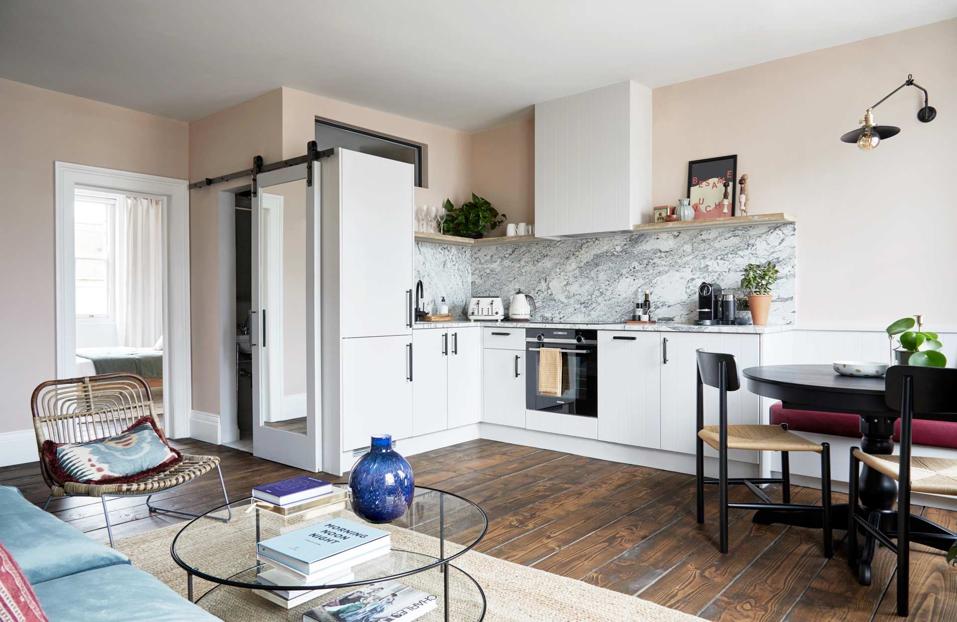 Luxurious Apartment - minutes from Angel Tube St. in 388 City Road EC1V 2QA - Property image 2 - VivreStays