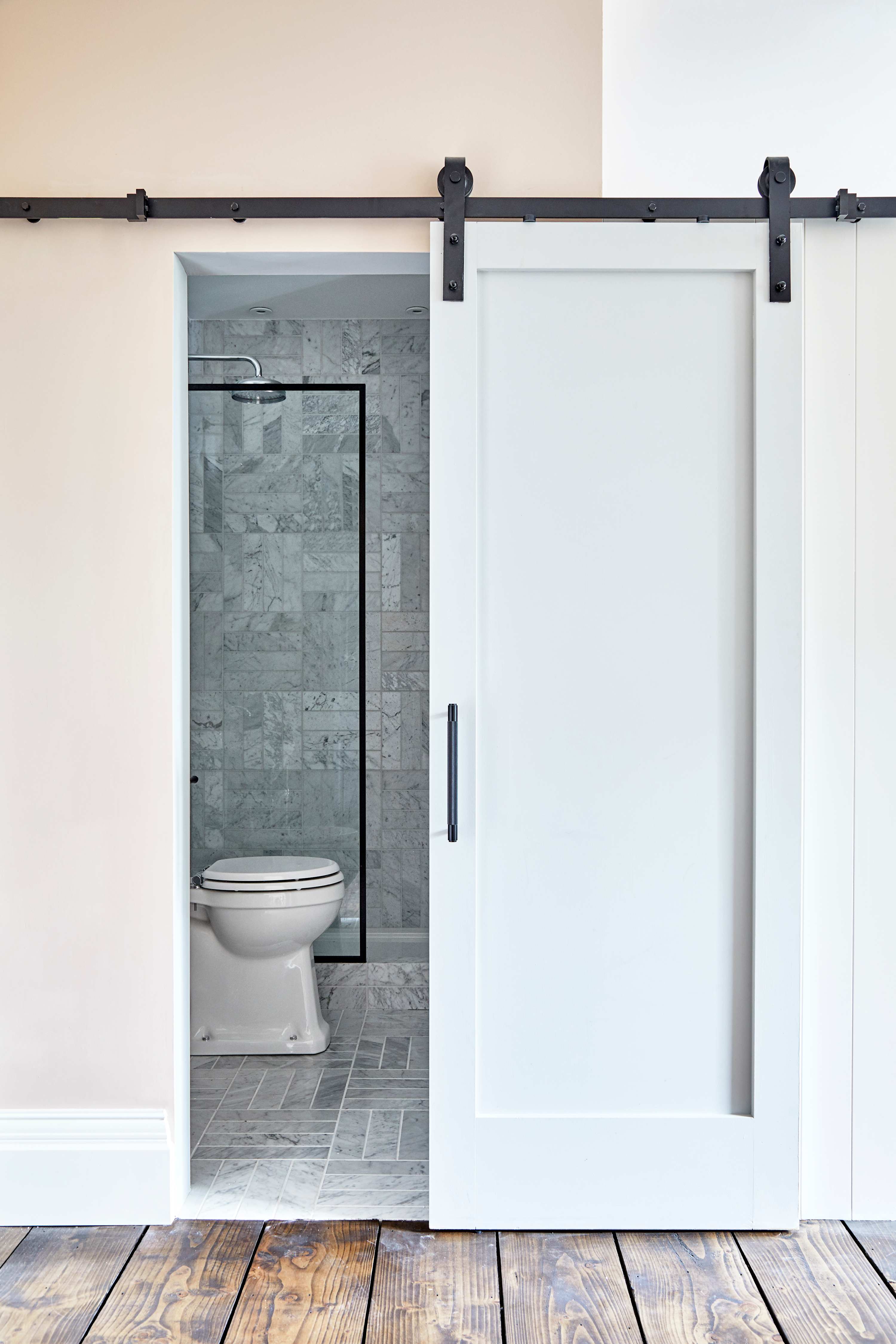 Luxurious Apartment - minutes from Angel Tube St. in 388 City Road EC1V 2QA - Property image 13 - VivreStays