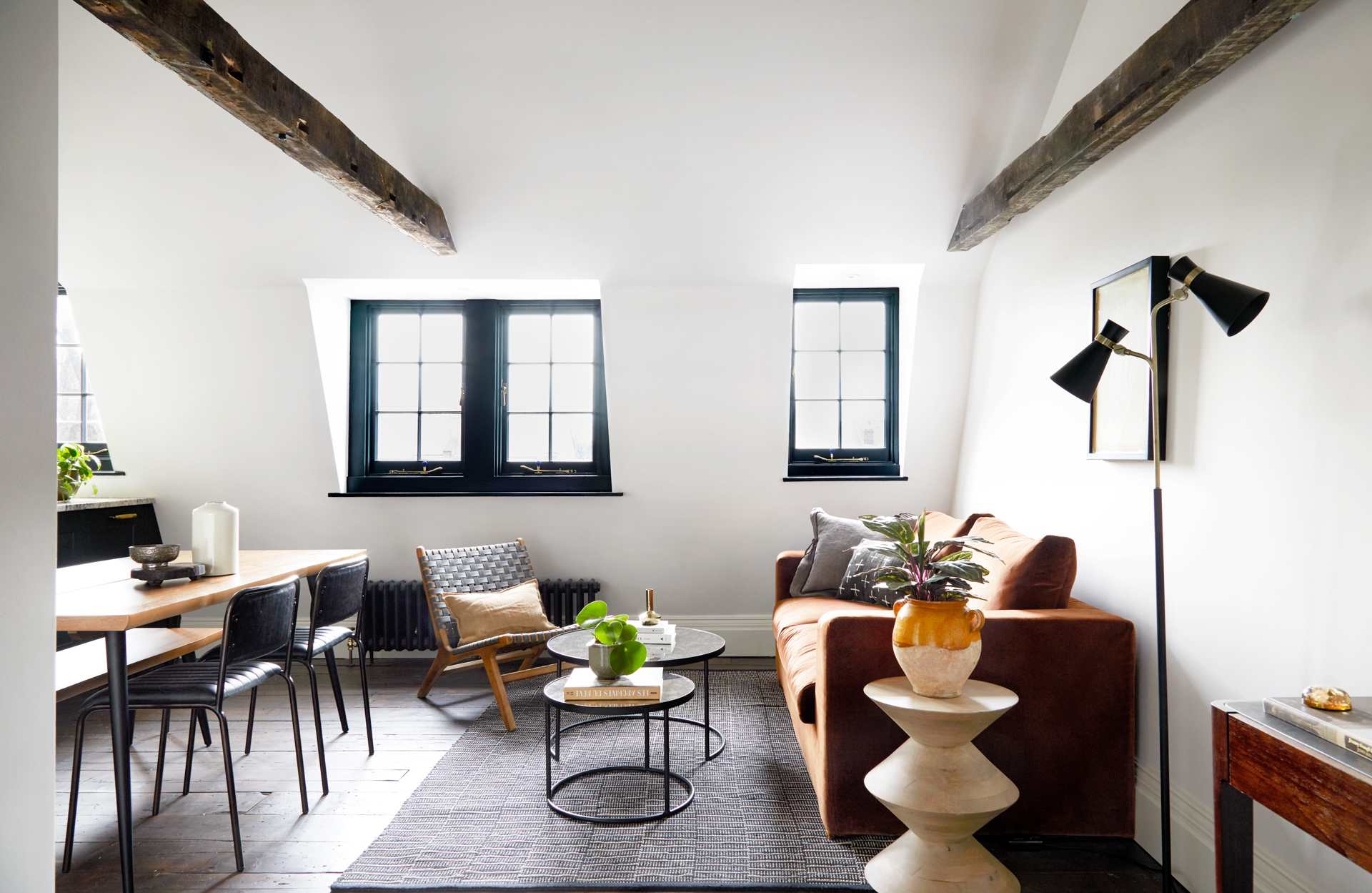 Cosy Loft Apartment - minutes from Angel Tube St. in 388 City Road EC1V 2QA - Property image 2 - VivreStays