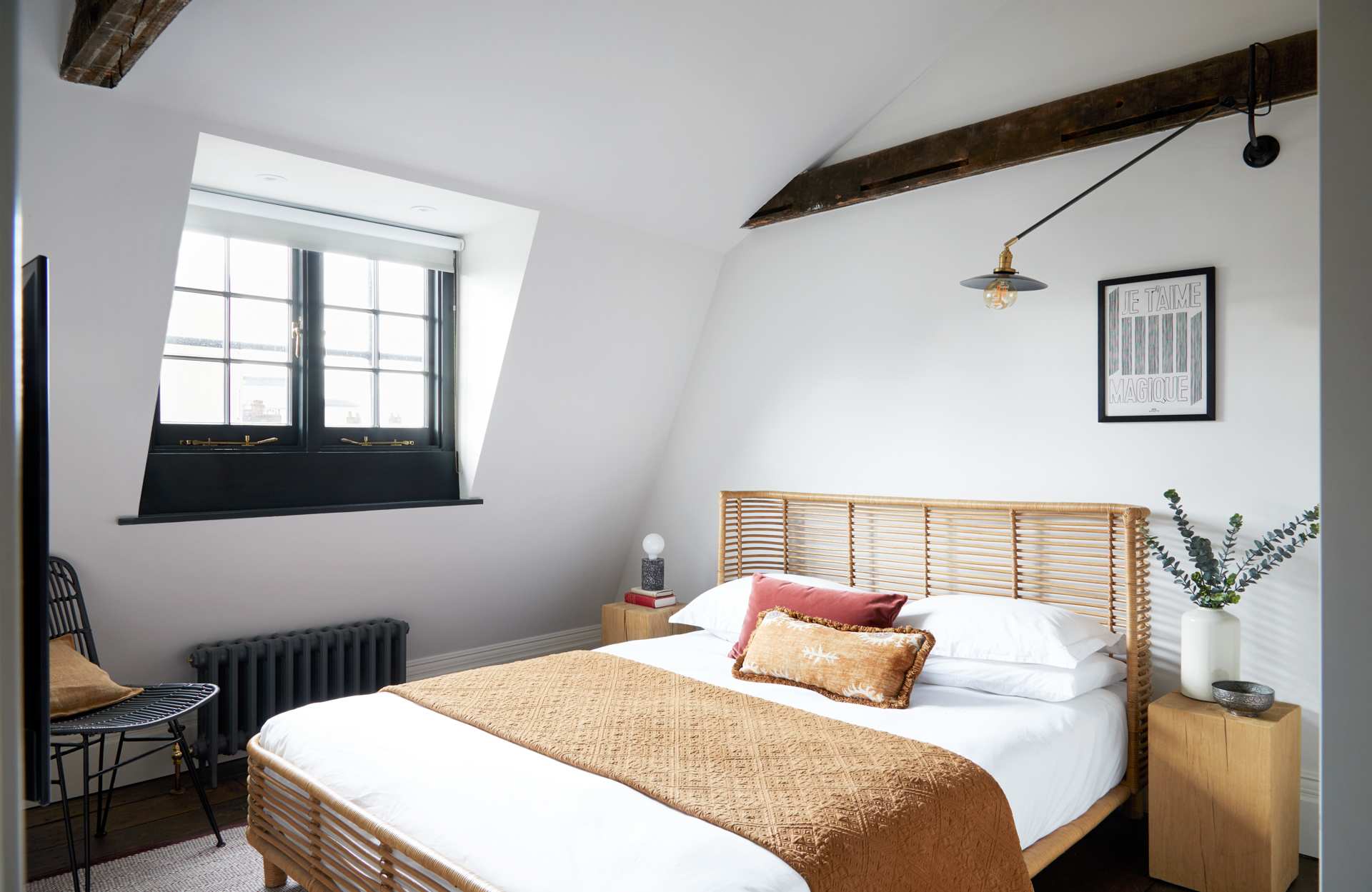 Cosy Loft Apartment - minutes from Angel Tube St. in 388 City Road EC1V 2QA - Property image 12 - VivreStays