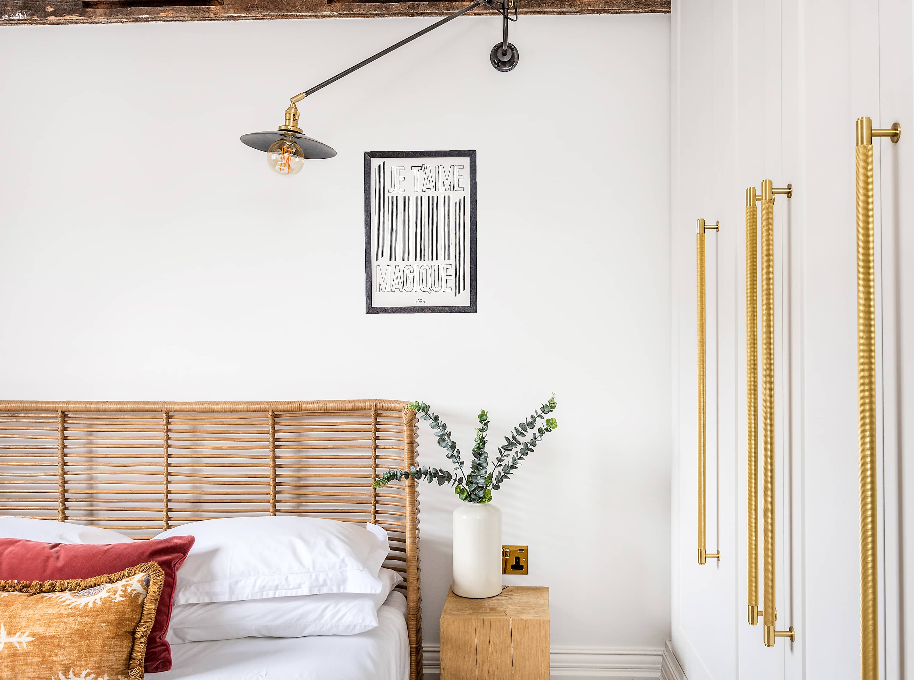 Cosy Loft Apartment - minutes from Angel Tube St. in 388 City Road EC1V 2QA - Property image 16 - VivreStays