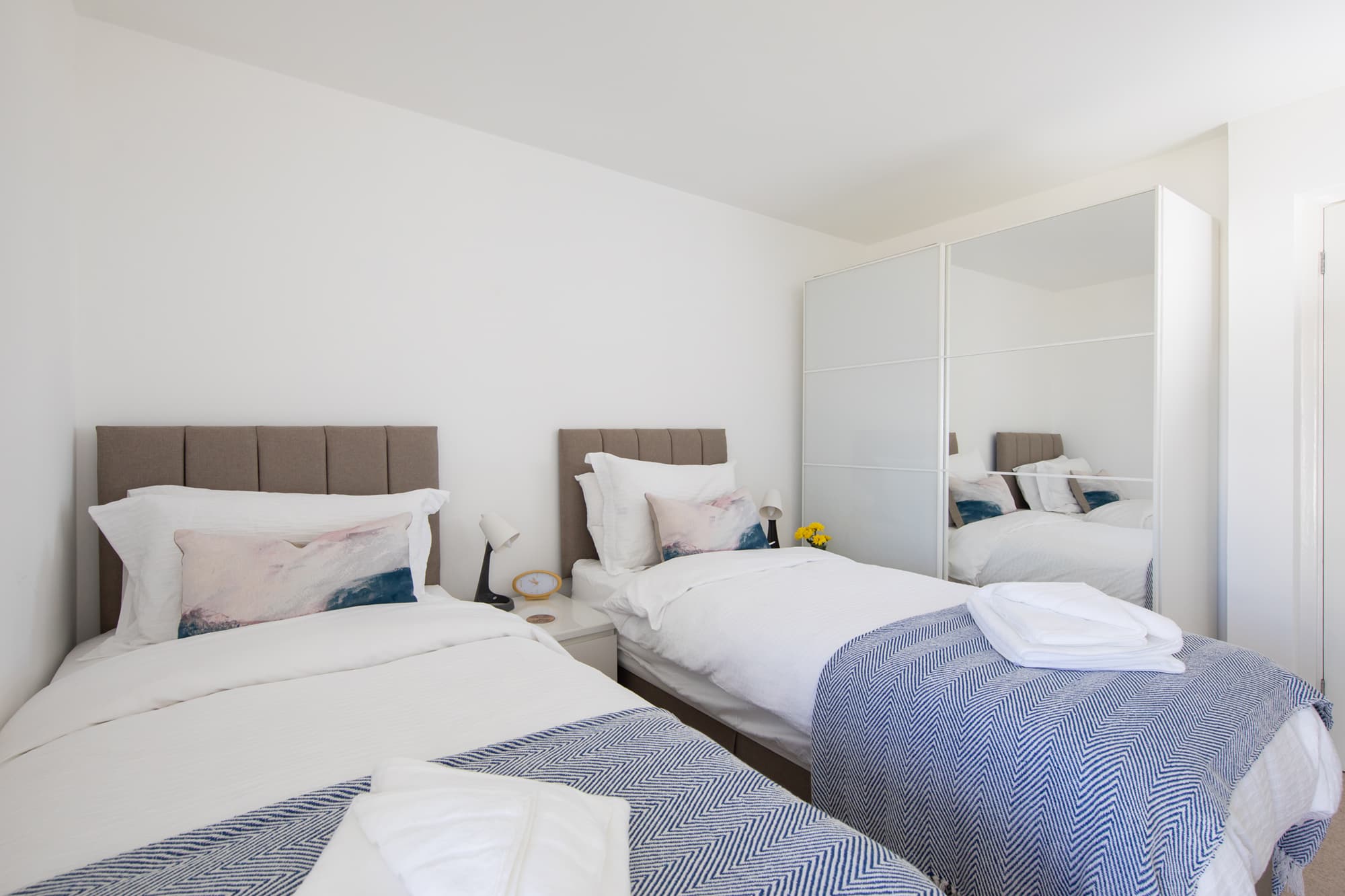 Plenty of space for your clothes in this large wardrobe