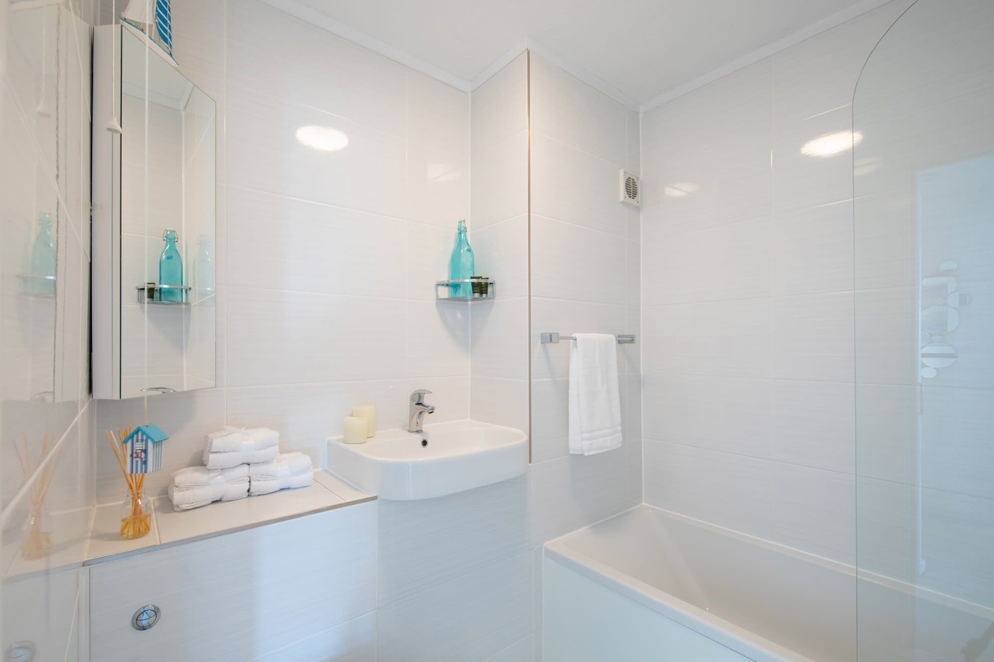 Beautiful, fully-stocked bathroom