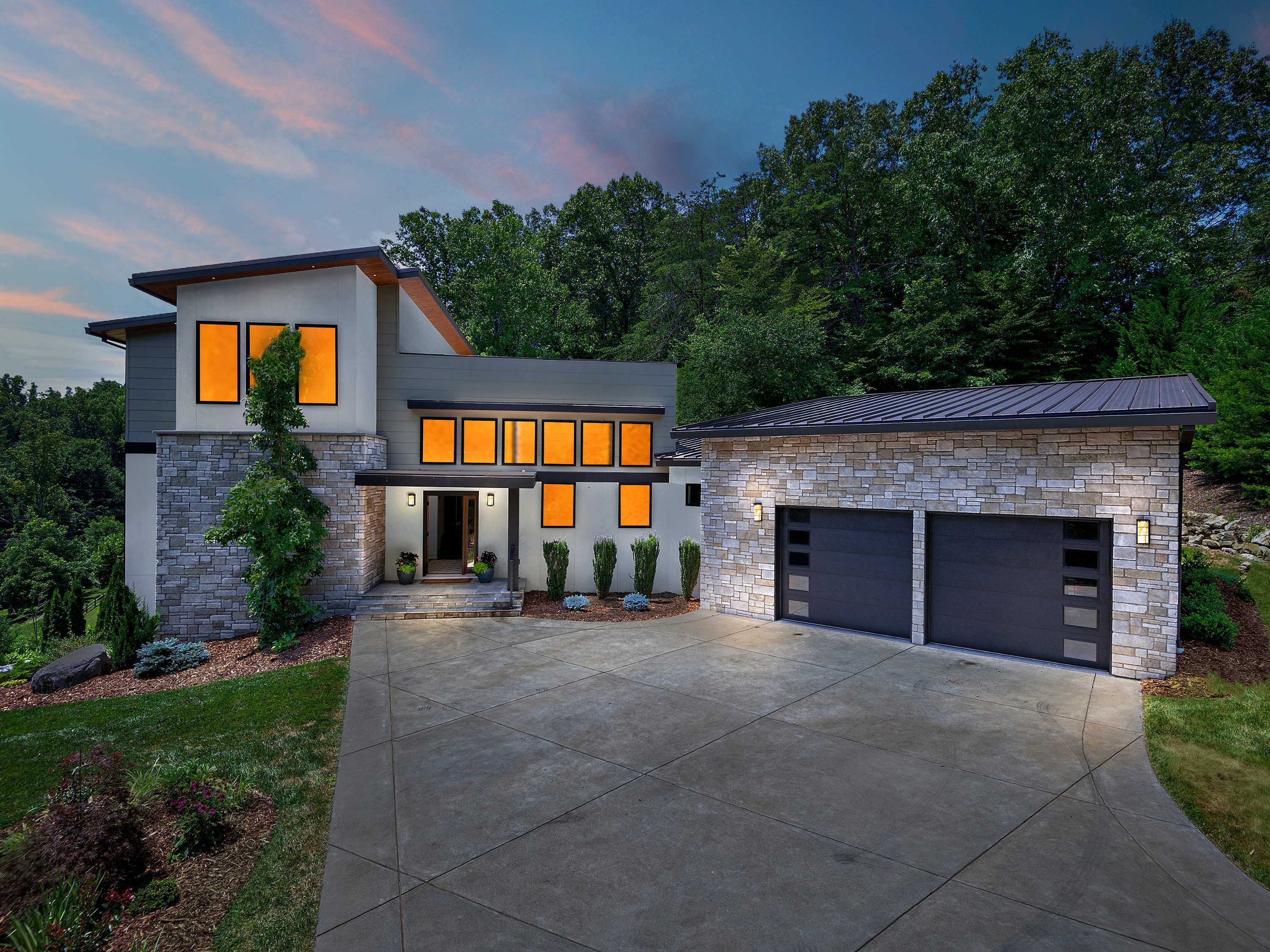 Luxe 5BR w/ Home Theater | Free Tix | Firepit — Alexander, NC — vacation rental