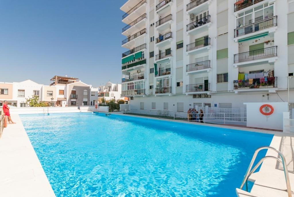 SHR064 Apartamento de 2 Habitaciones con piscina — Nerja, Andalucía — vacation rental