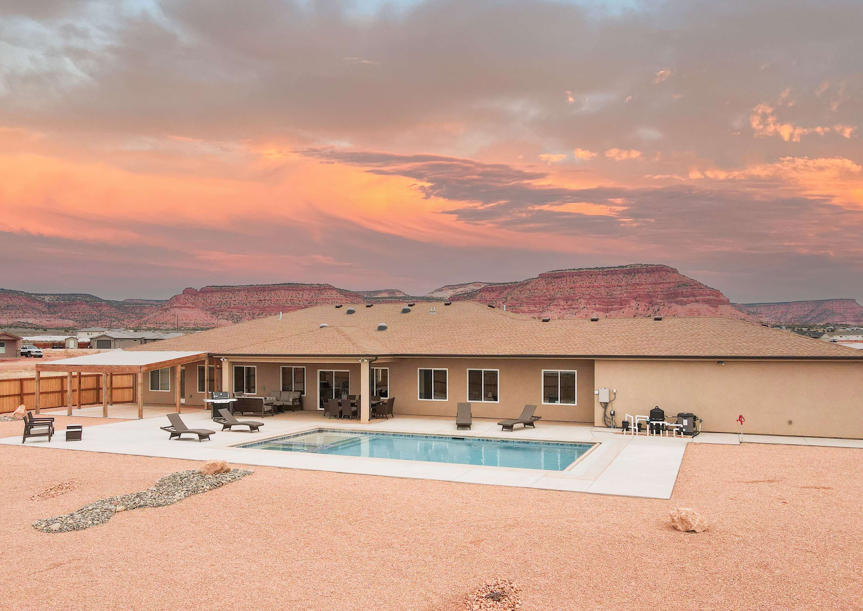 Private oasis with pool/hot tub and 2 homes in one — Kanab, UT — vacation rental