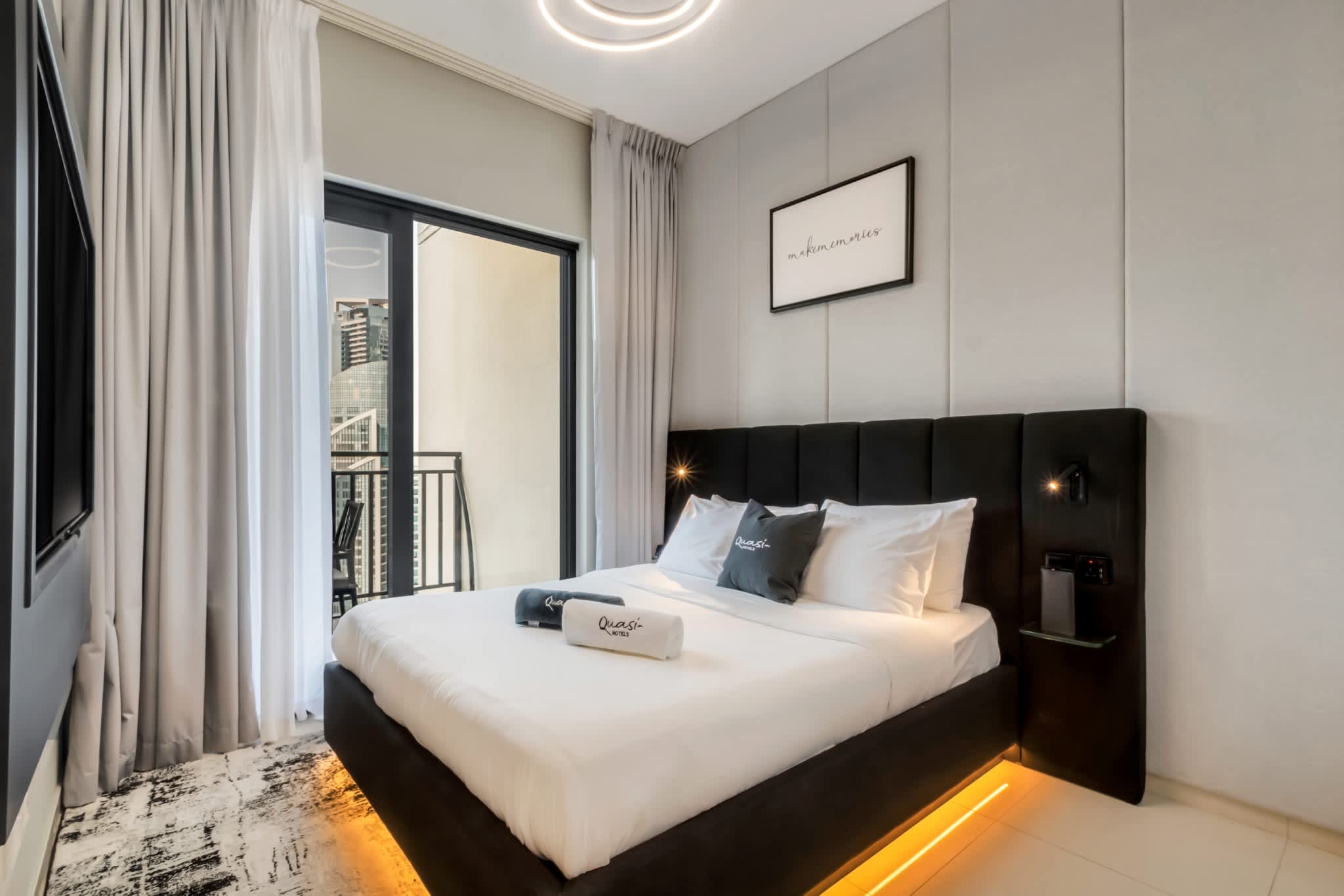 Quasi-Homes | Dubai Zada king bed, pool & gym · 4