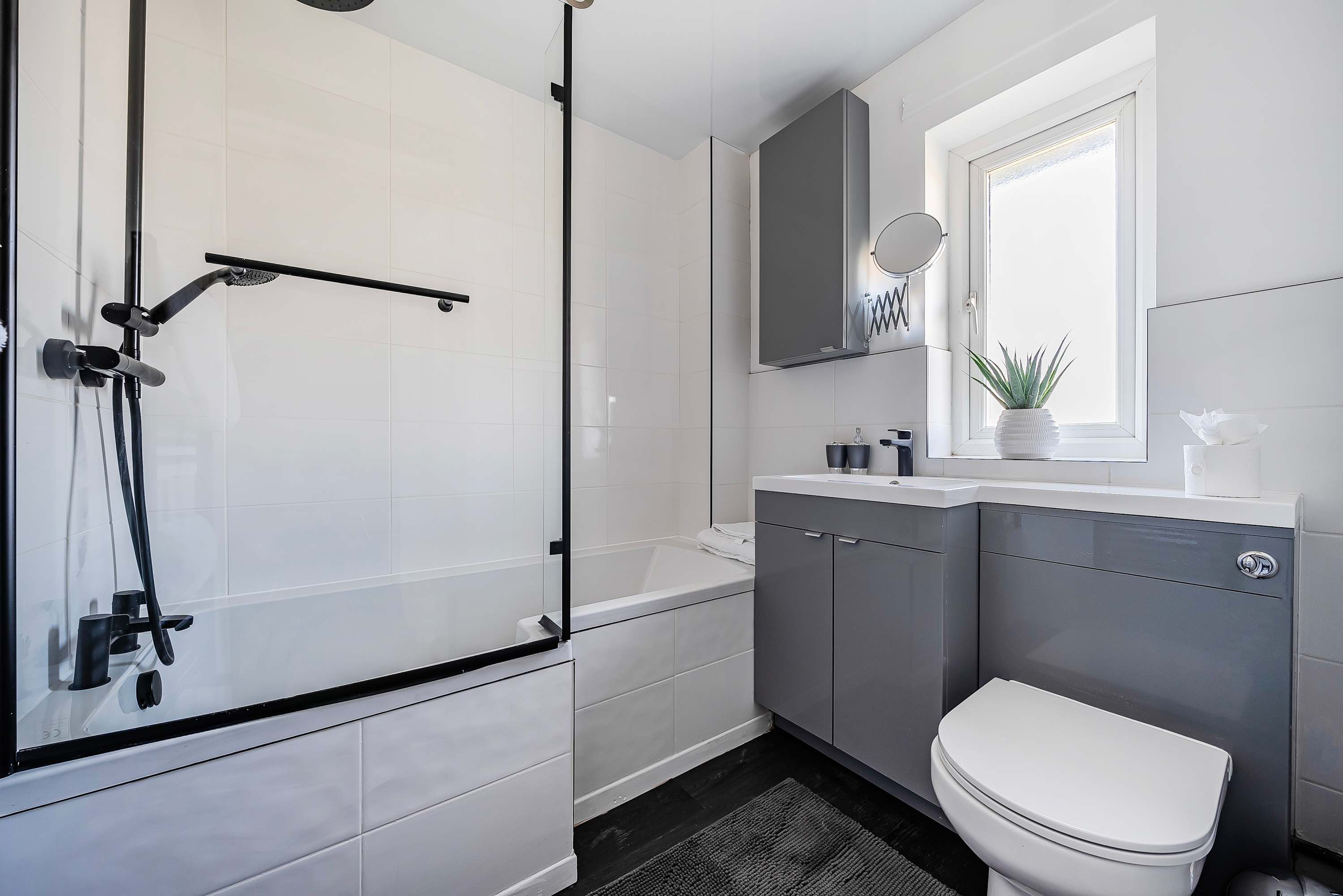 View Stylish 2BR Apartment near MCR Airport in Lovett Walk 1 M22 4LB Stylish 2BR Apartment near MCR Airport in Lovett Walk 1 M22 4LB - Property image 9 - VivreStays
