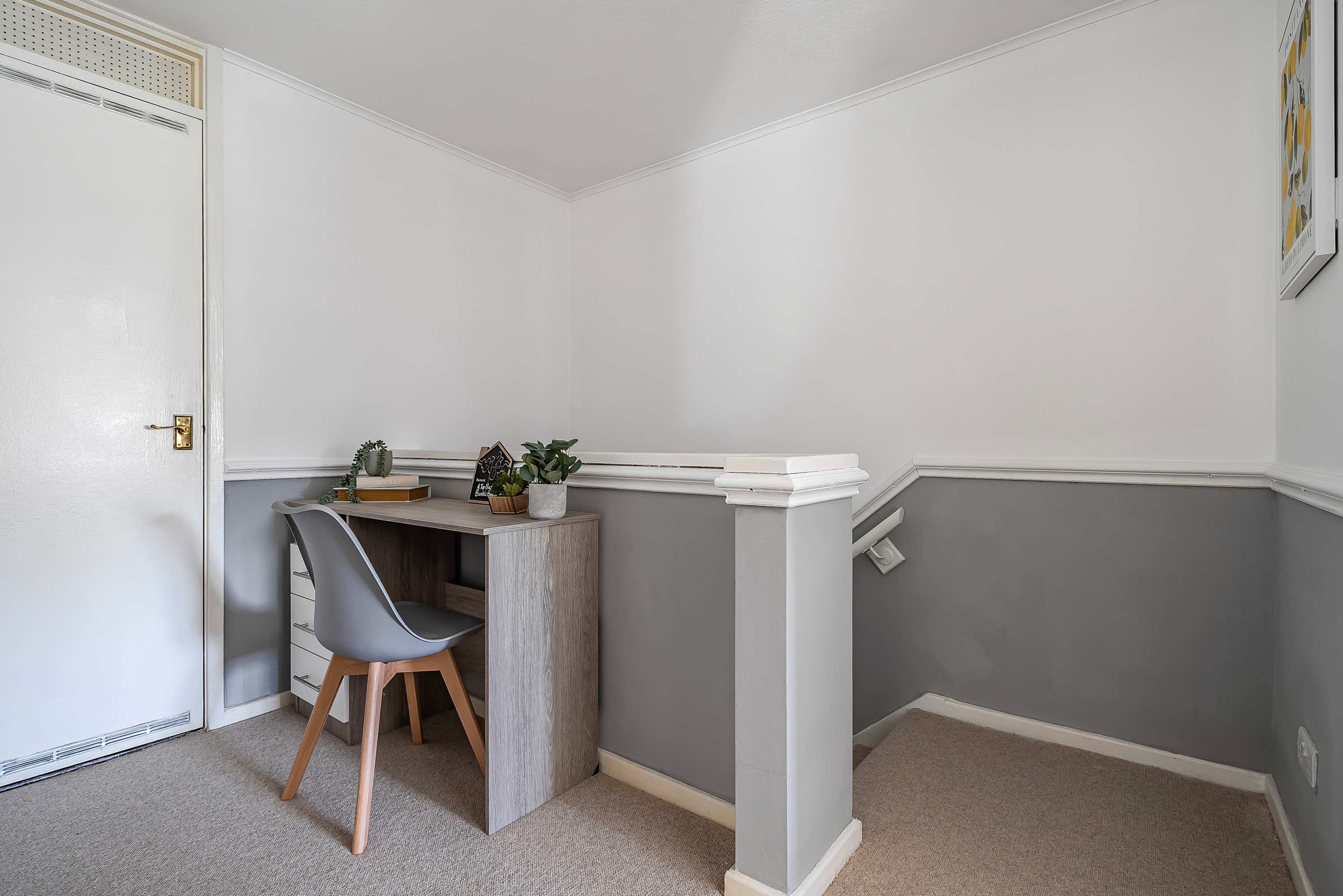 View Stylish 2BR Apartment near MCR Airport in Lovett Walk 1 M22 4LB Stylish 2BR Apartment near MCR Airport in Lovett Walk 1 M22 4LB - Property image 10 - VivreStays