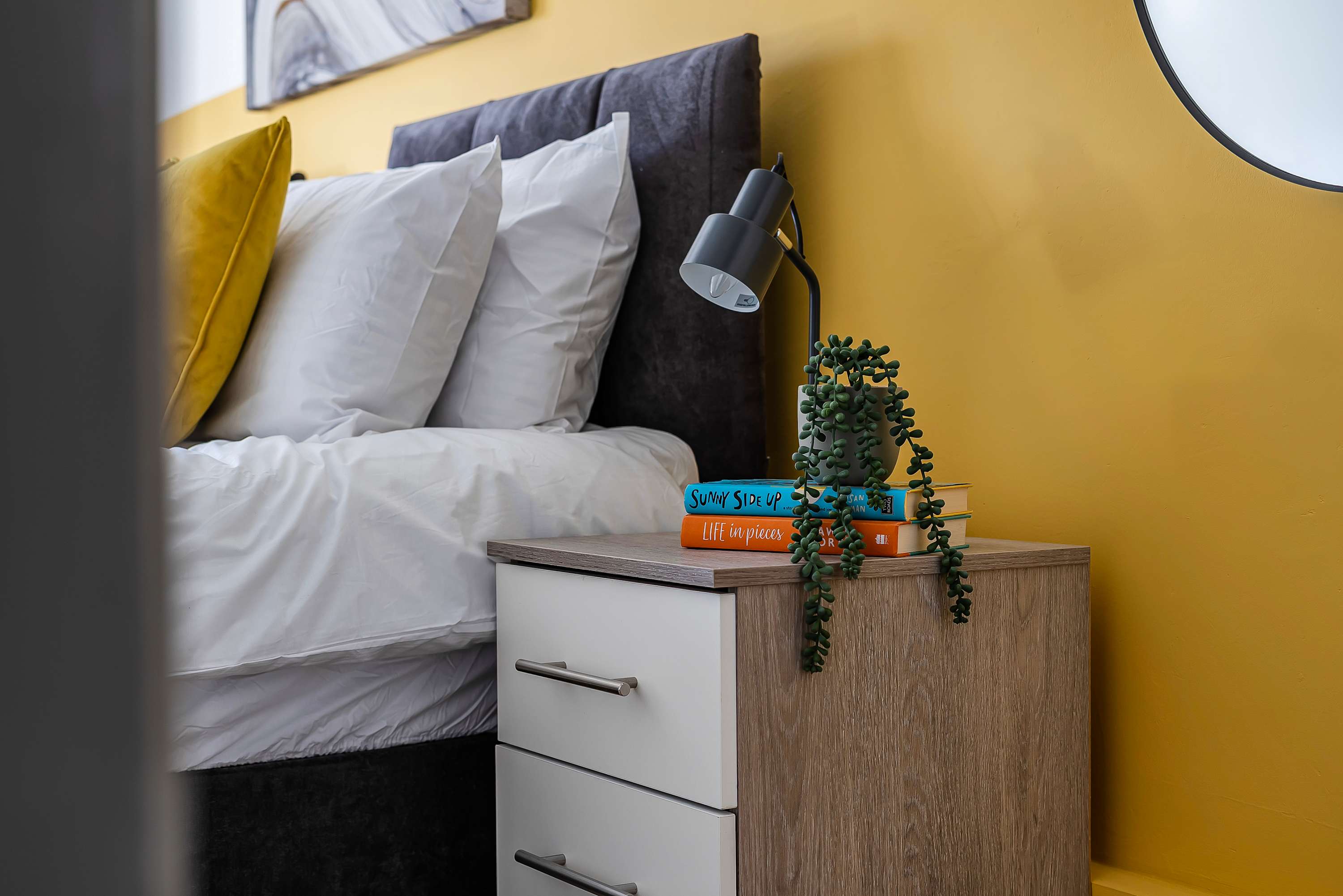 View Stylish 2BR Apartment near MCR Airport in Lovett Walk 1 M22 4LB Stylish 2BR Apartment near MCR Airport in Lovett Walk 1 M22 4LB - Property image 8 - VivreStays