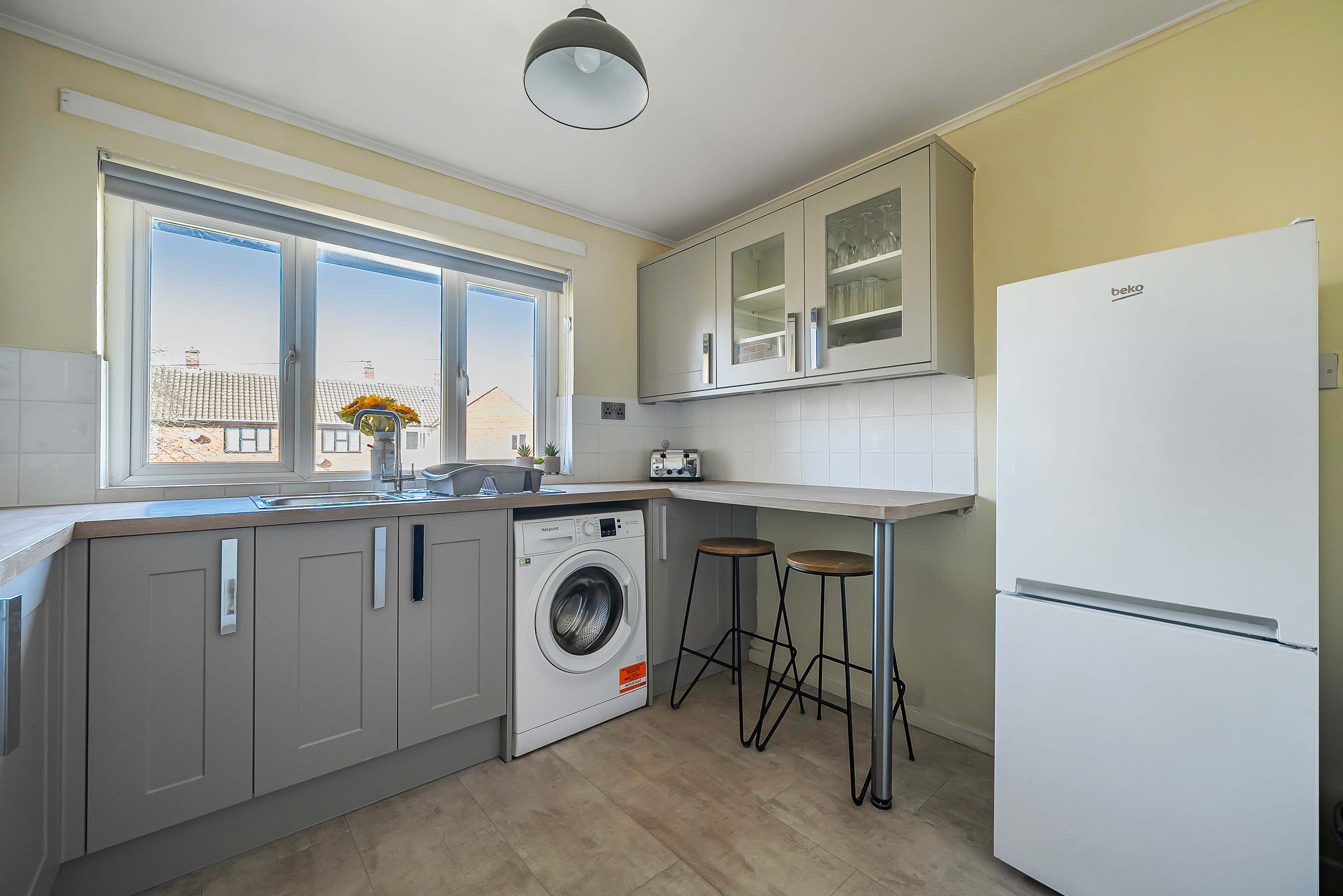 View Stylish 2BR Apartment near MCR Airport in Lovett Walk 1 M22 4LB Stylish 2BR Apartment near MCR Airport in Lovett Walk 1 M22 4LB - Property image 12 - VivreStays