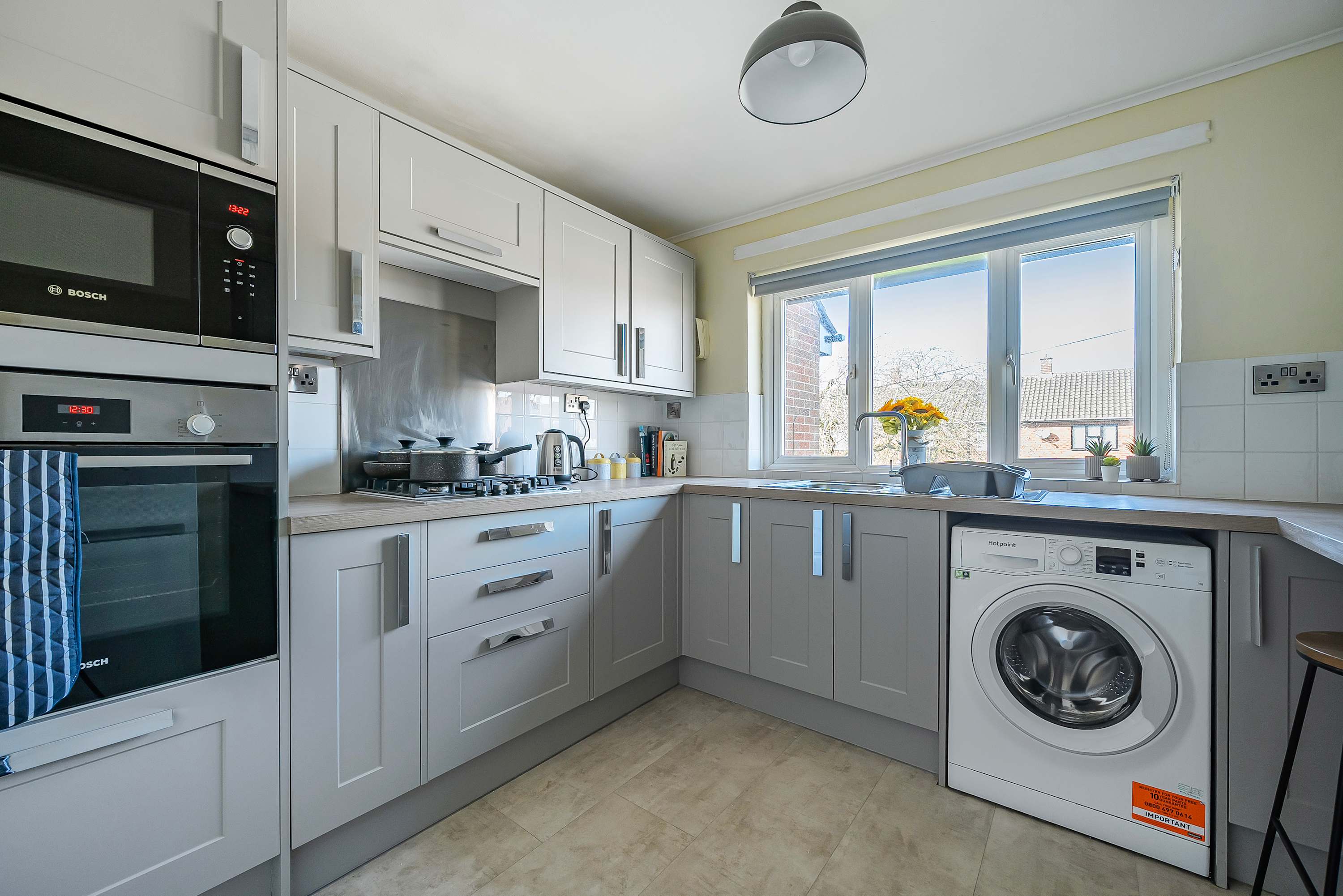 View Stylish 2BR Apartment near MCR Airport in Lovett Walk 1 M22 4LB Stylish 2BR Apartment near MCR Airport in Lovett Walk 1 M22 4LB - Property image 11 - VivreStays