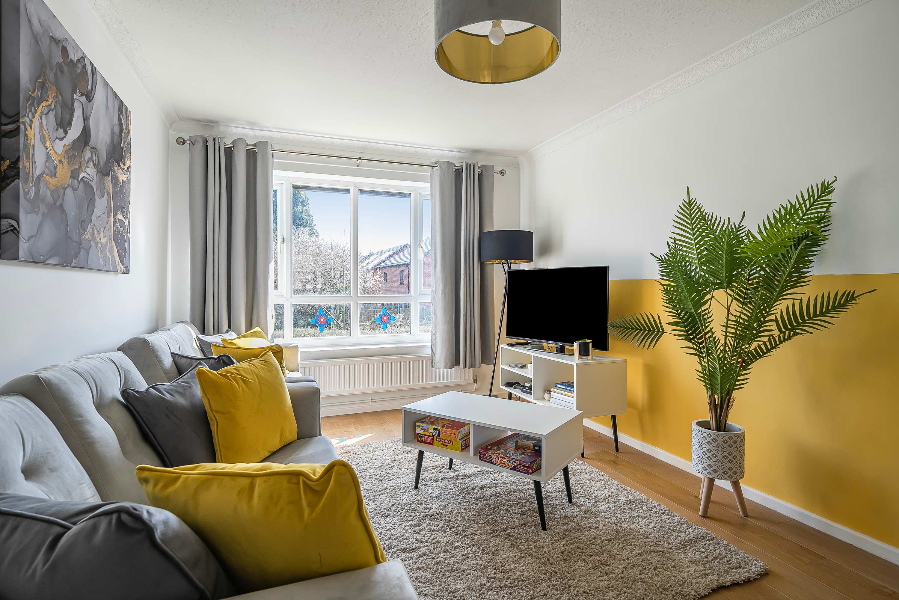View Stylish 2BR Apartment near MCR Airport in Lovett Walk 1 M22 4LB Stylish 2BR Apartment near MCR Airport in Lovett Walk 1 M22 4LB - Property image 2 - VivreStays