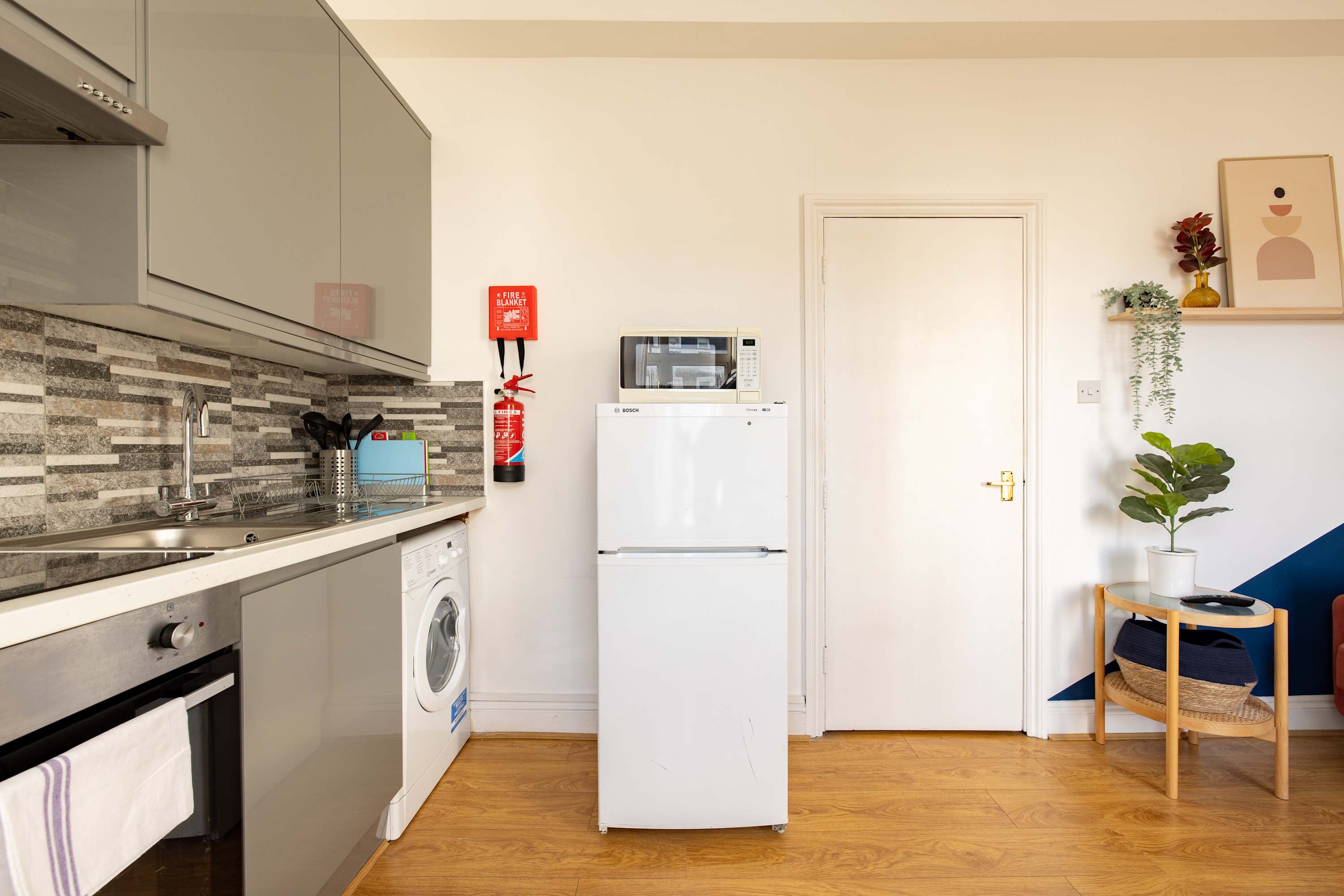 1 Bedroom Flat - Shepherds Bush in 112 Goldhawk Road W12 8HD - Property image 10 - VivreStays