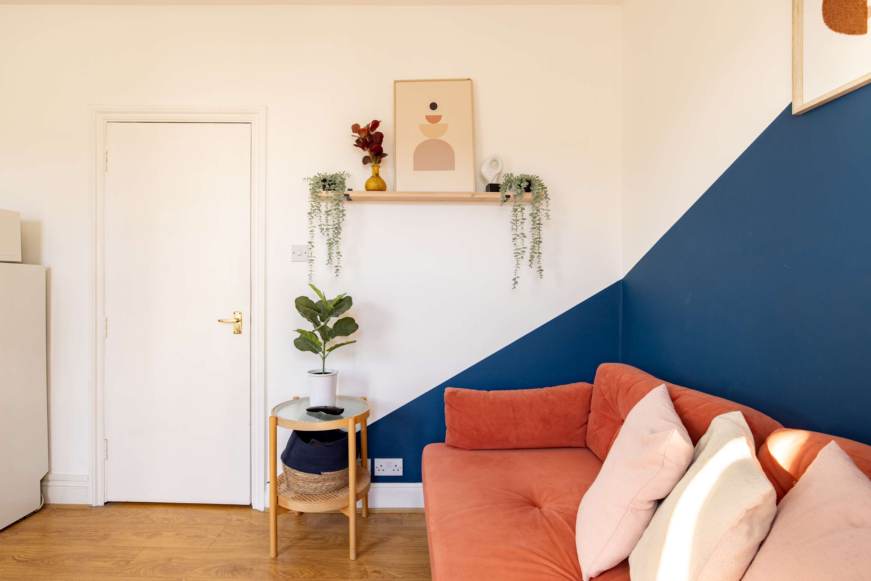 1 Bedroom Flat - Shepherds Bush in 112 Goldhawk Road W12 8HD - Property image 11 - VivreStays