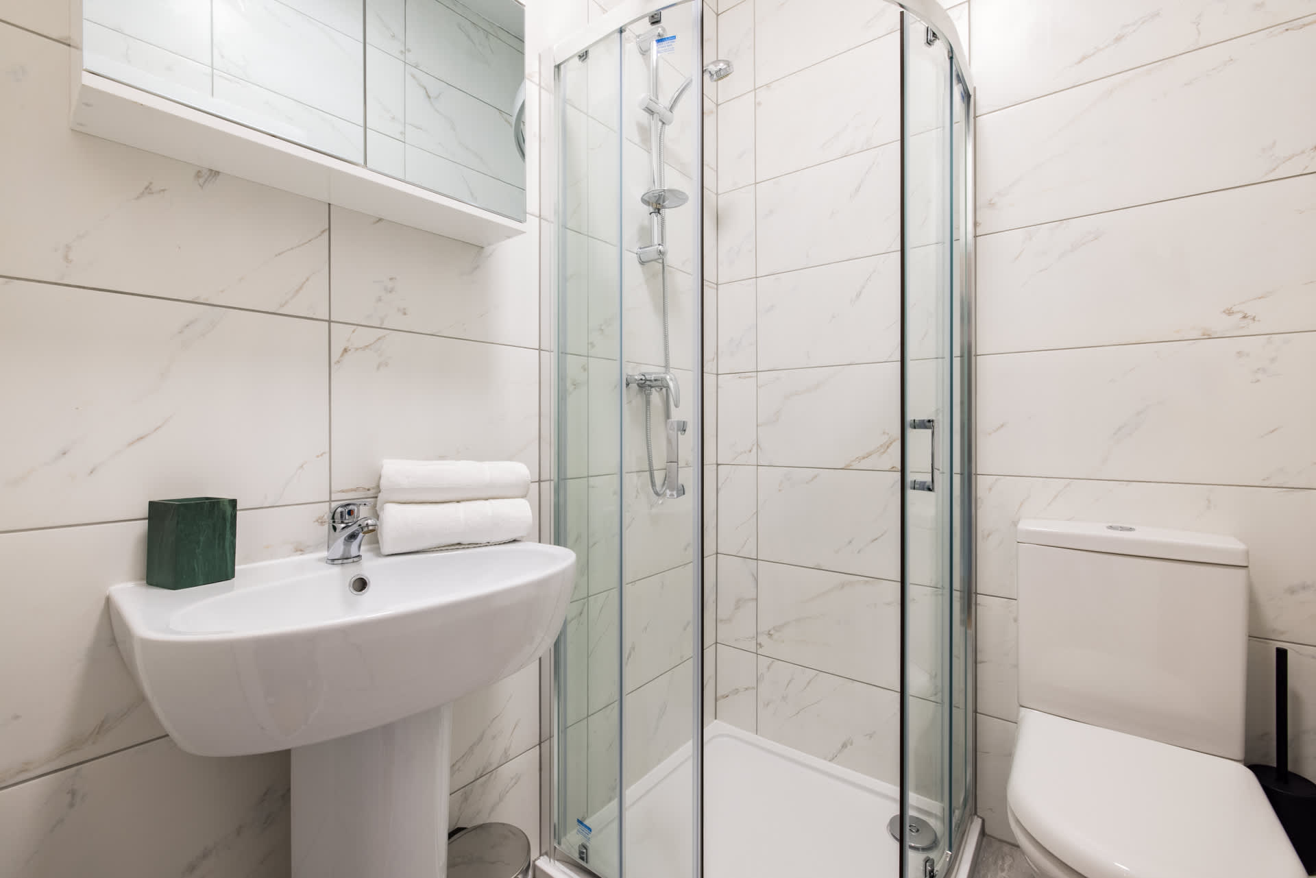 1 Bedroom Flat - Shepherds Bush in 112 Goldhawk Road W12 8HD - Property image 17 - VivreStays