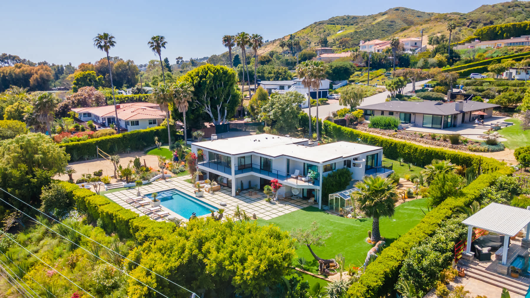 Malibu Luxury 4 BR Home w Pool and Ocean Views 3