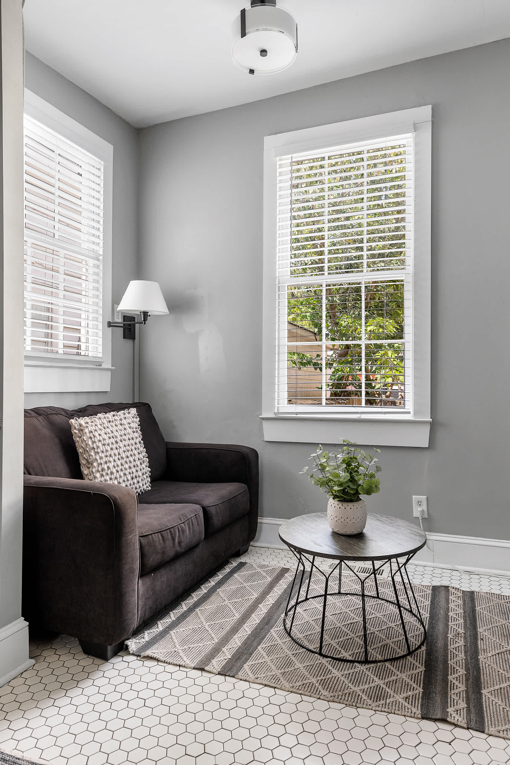 Seating area with TV + Twin Sofa Sleeper!
