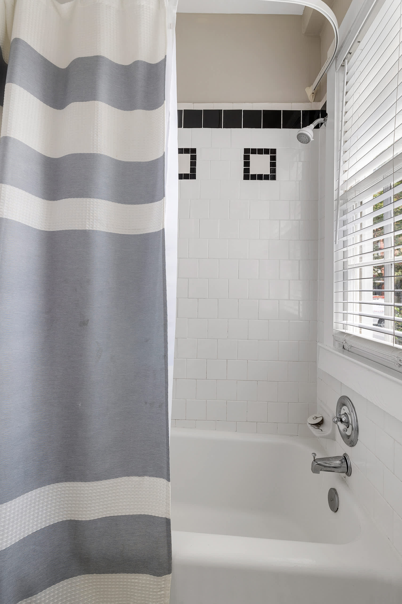 Bathroom #1: Shower/Tub Combo