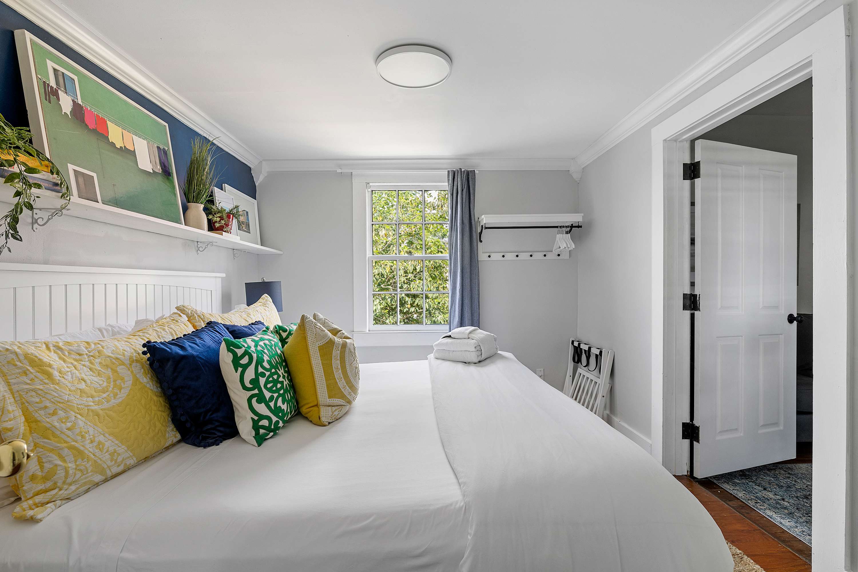 Bedroom #1: King Bed + En-suite
