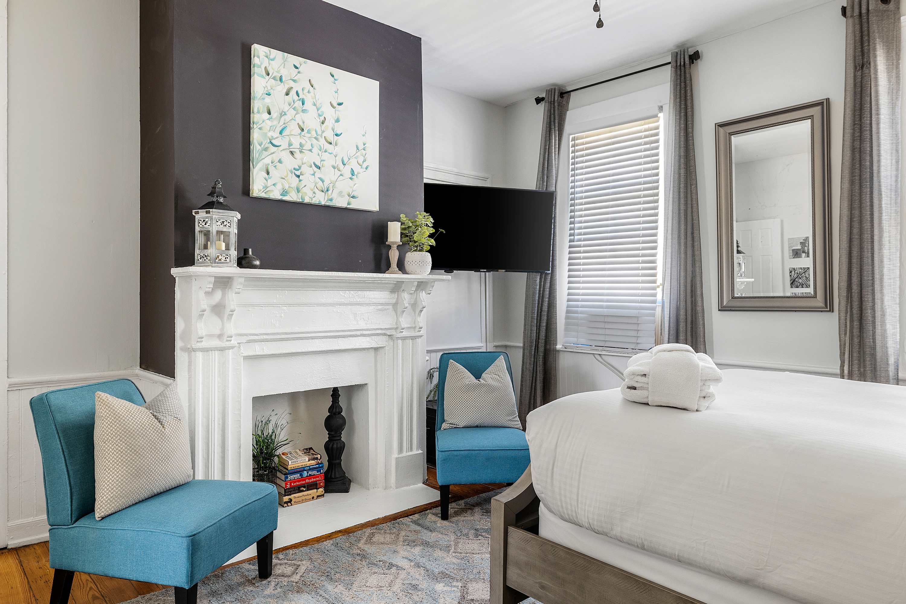 Bedroom #3: Queen Bed + En-Suite + Kitchenette + TV + Ceiling Fan