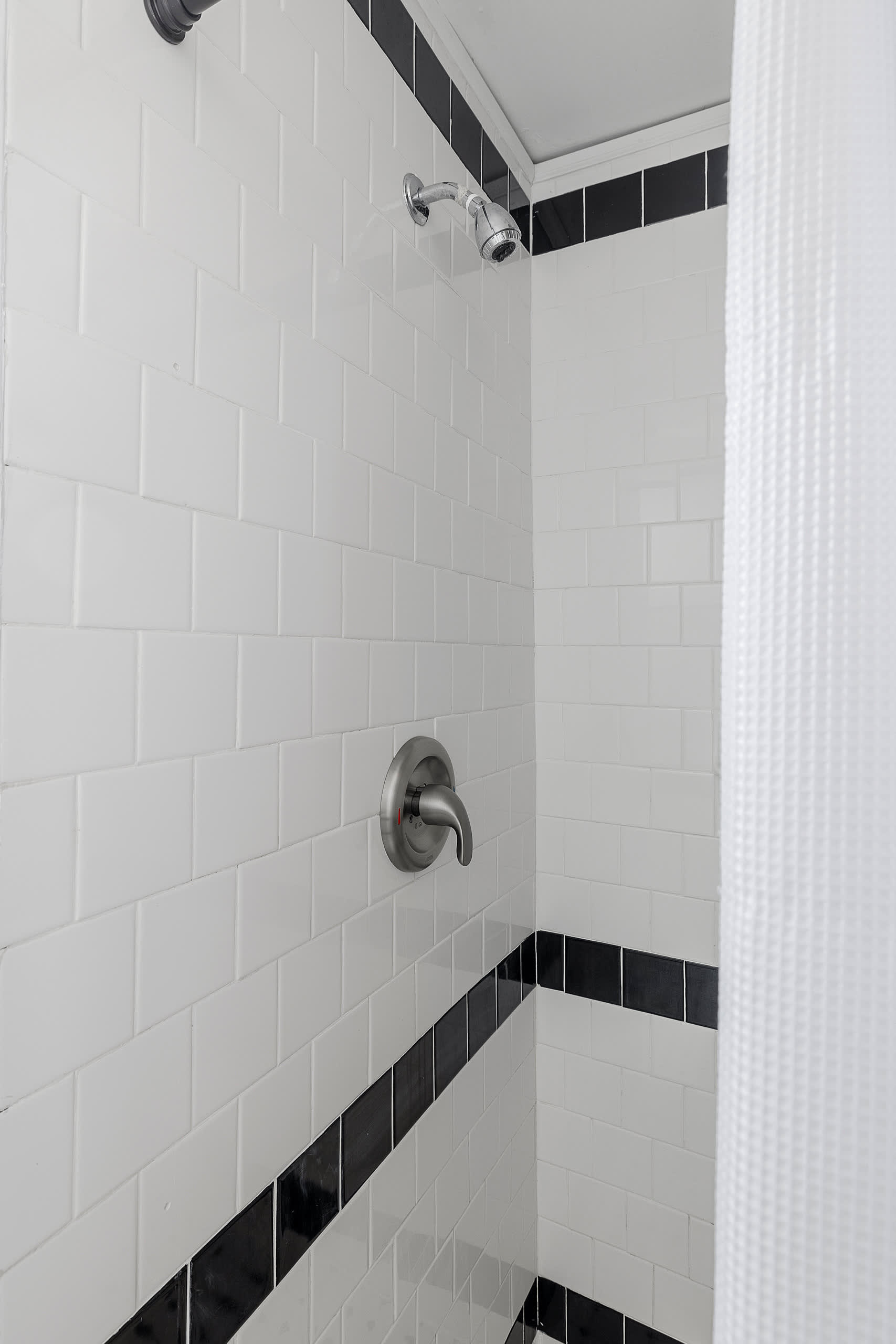 Bathroom 5: Walk-in shower