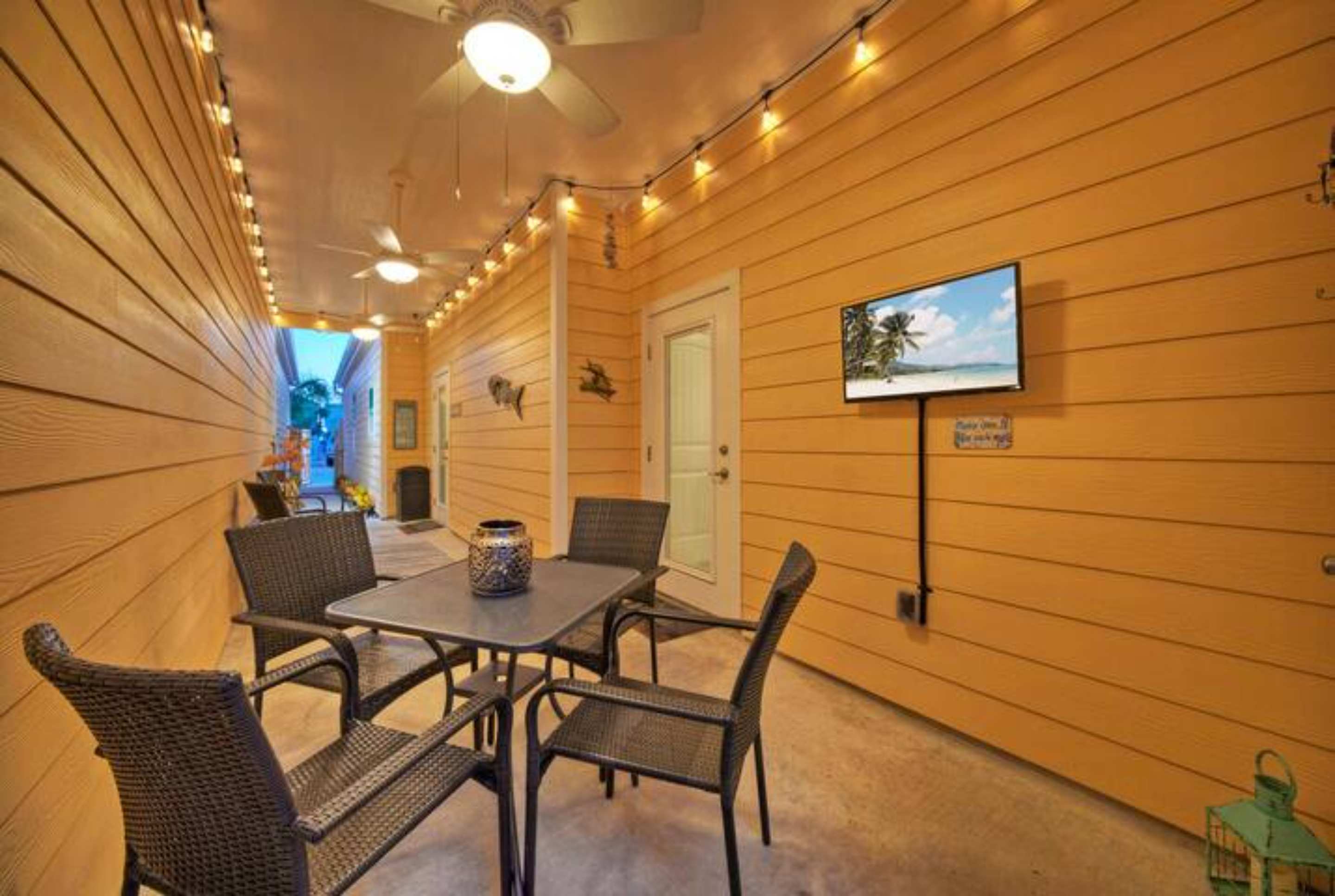 Sparkle Fish~Winter Texans Welcome!~Dog Friendly — Port Aransas, TX — vacation rental