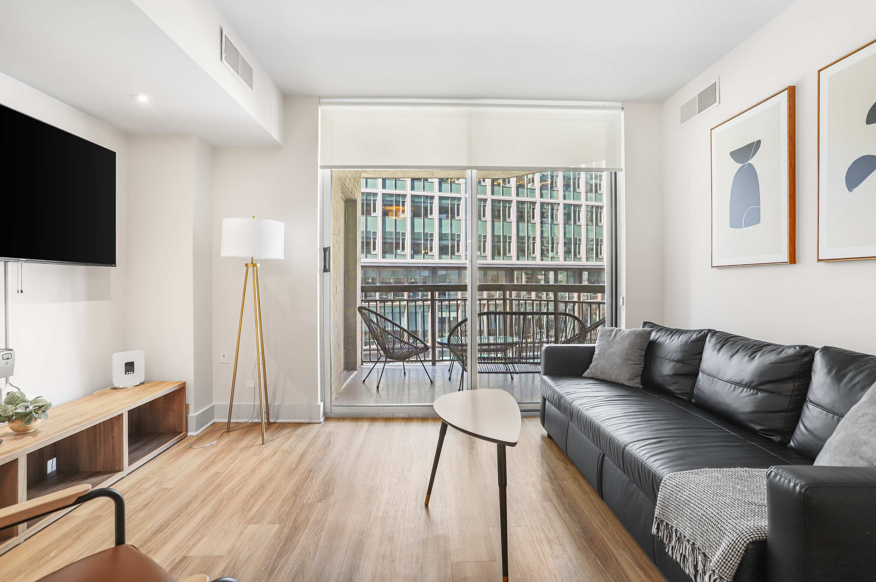 Modern Arlington Apt | Steps from Metro