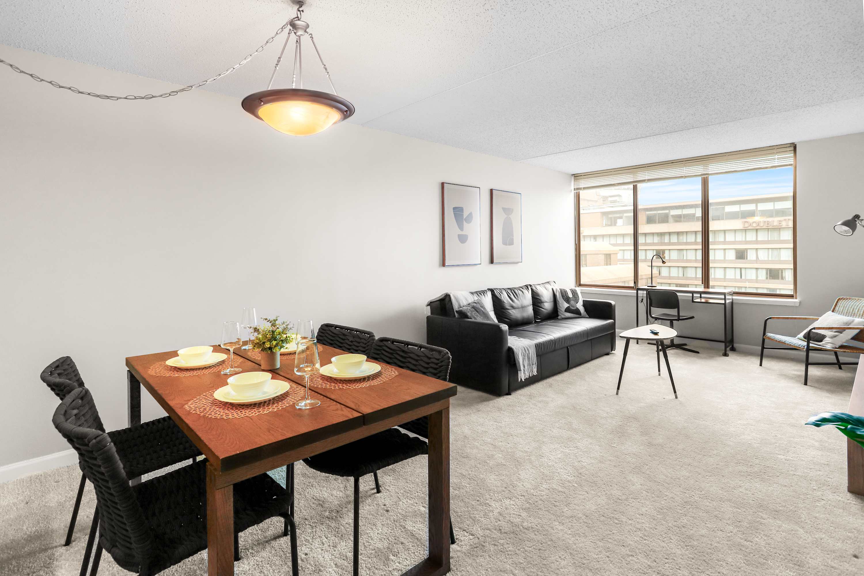 Modern Apt Steps from Shops & Metro