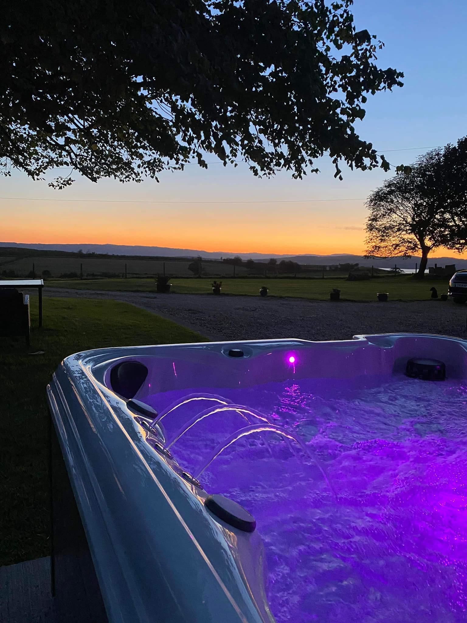 Dunallan Farm: Cottage with Optional Hot Tub & Stunning Views in Dunallan Farm PA20 0QG - Property image 11 - VivreStays