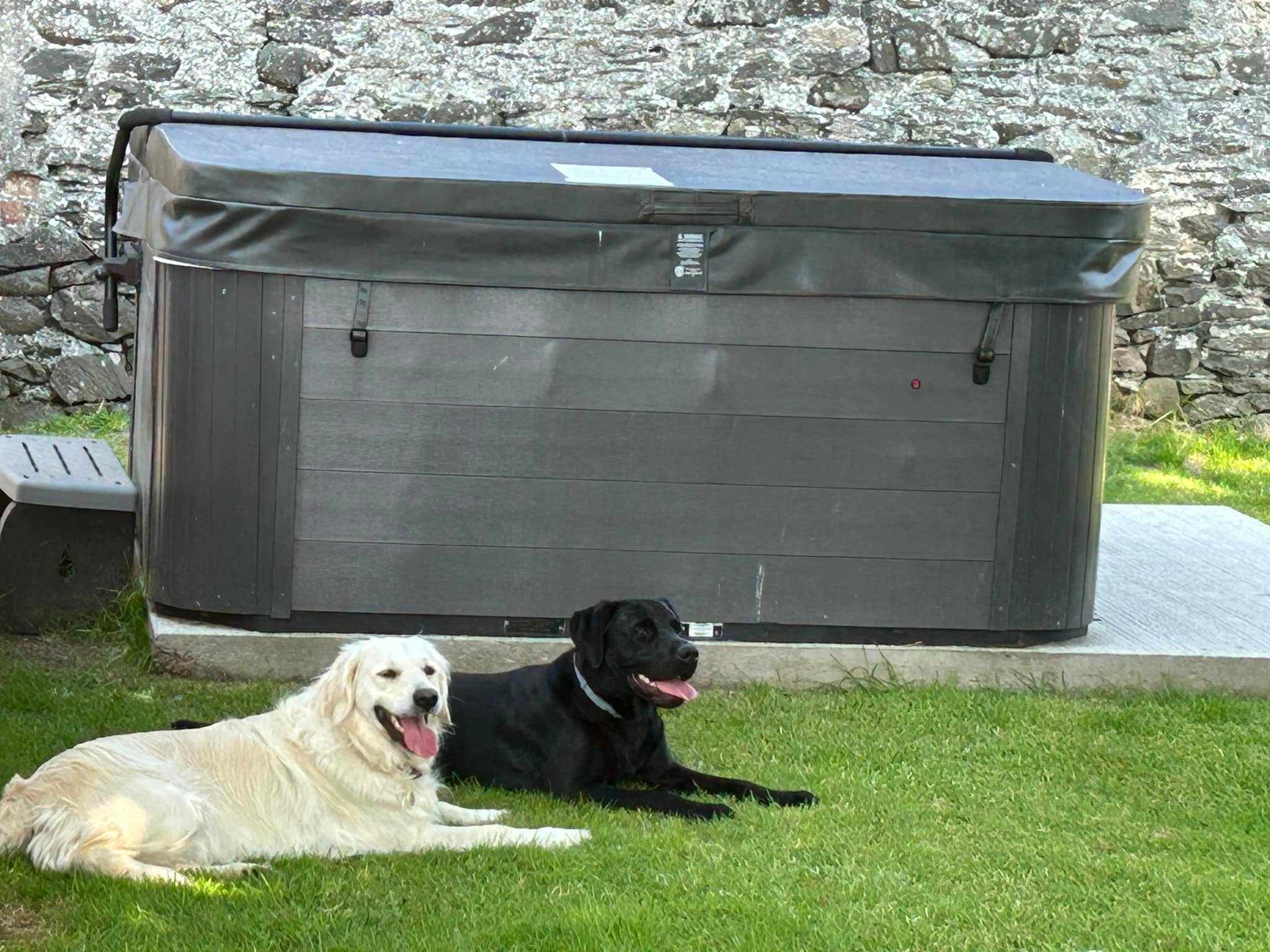 Dunallan Farm: Cottage with Optional Hot Tub & Stunning Views in Dunallan Farm PA20 0QG - Property image 20 - VivreStays