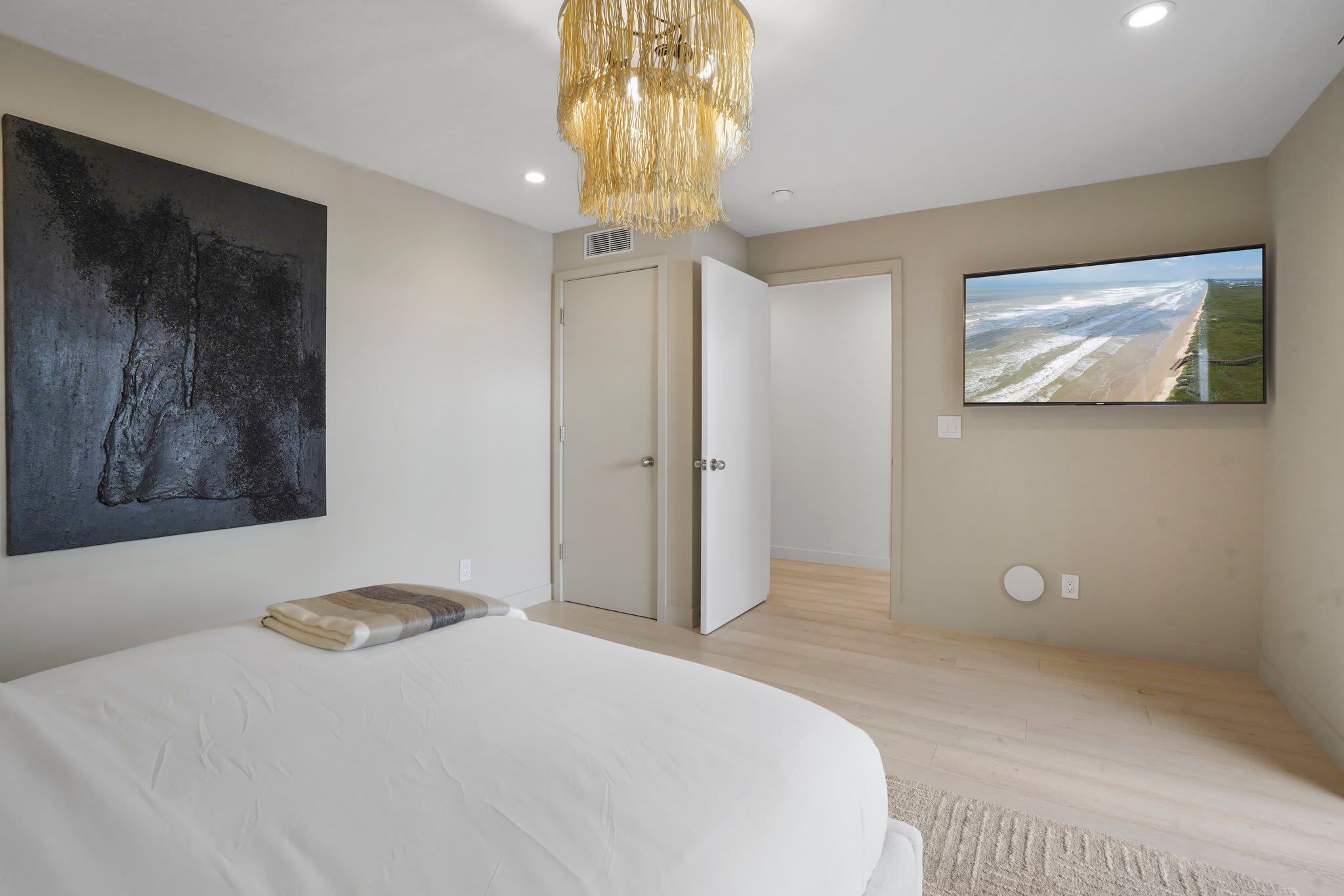 Drift into deep sleep on premium, hotel-quality linens.