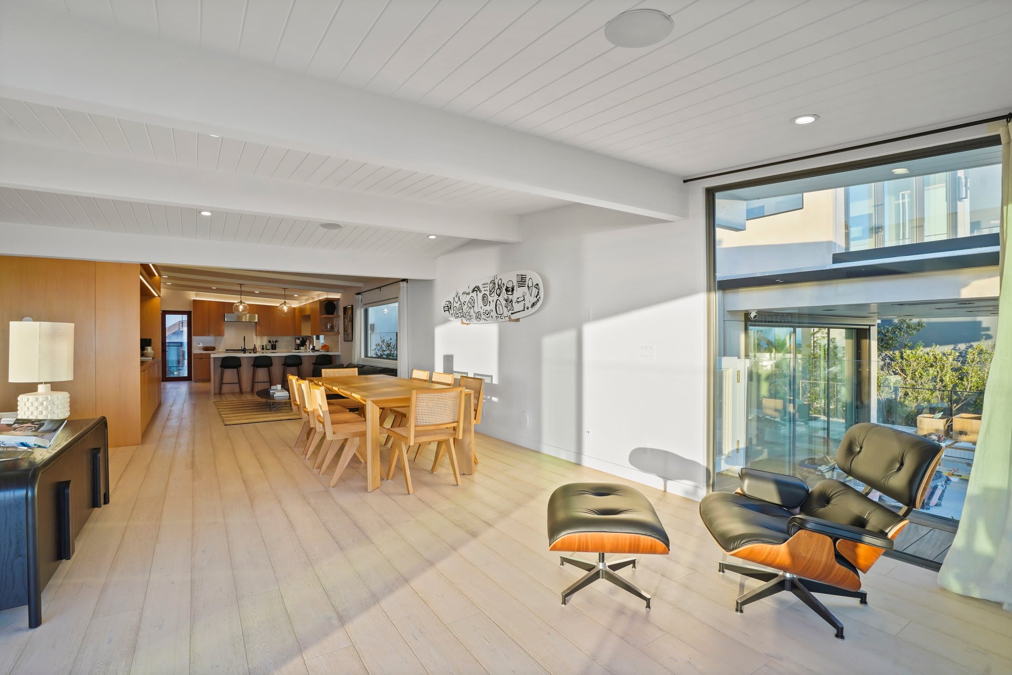 Pull up a chair and enjoy meals with a side of coastal serenity.