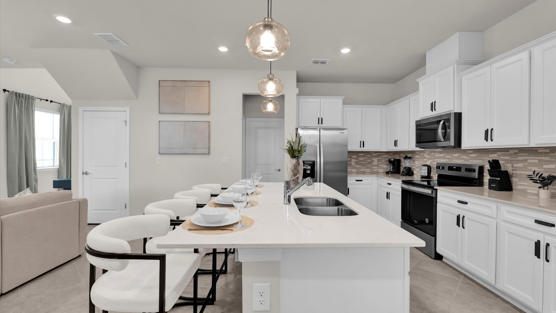 Contemporary Kitchen with centered island