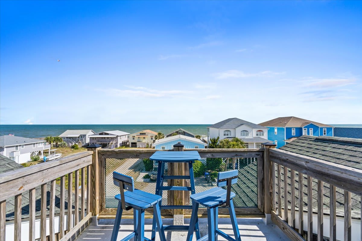 Ocean Views I Sleeps 12 I Walk to Beach I Pool 2