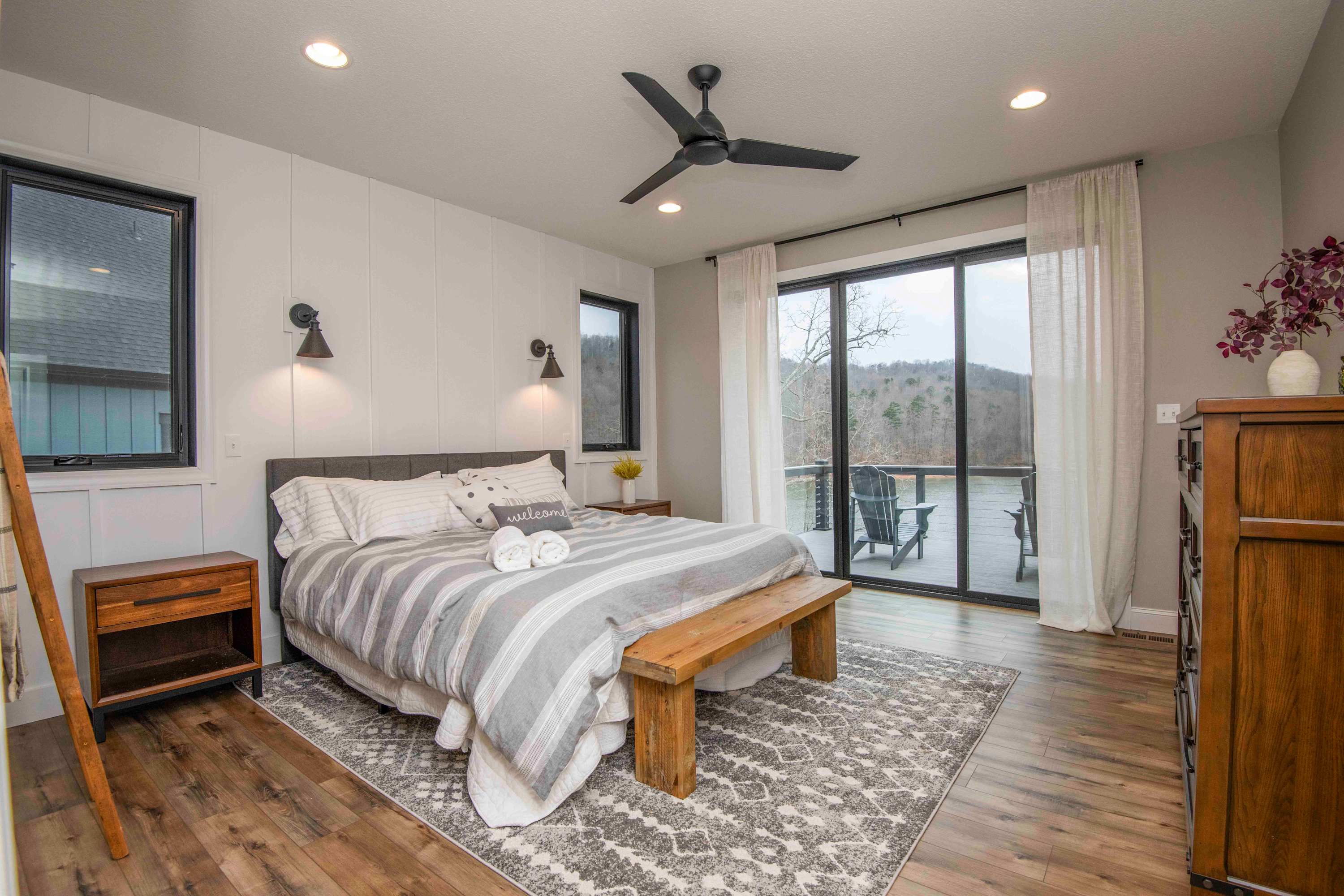 Norris Lake, Lakefront with Private Covered Dock 3