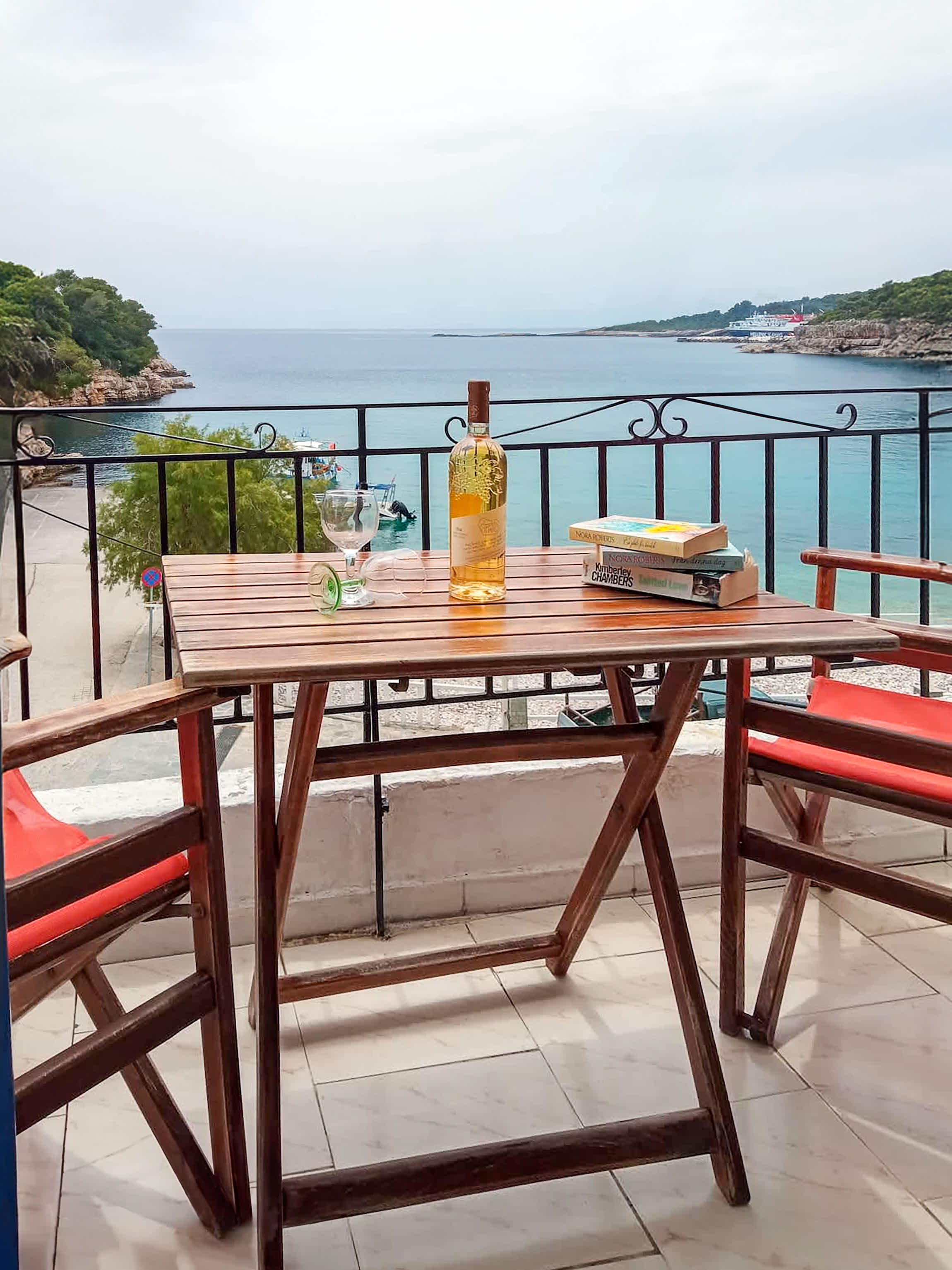 Beachfront Alonnisos Getaway - Cozy Summer Gem — Patitiri, Alonnisos — vacation rental